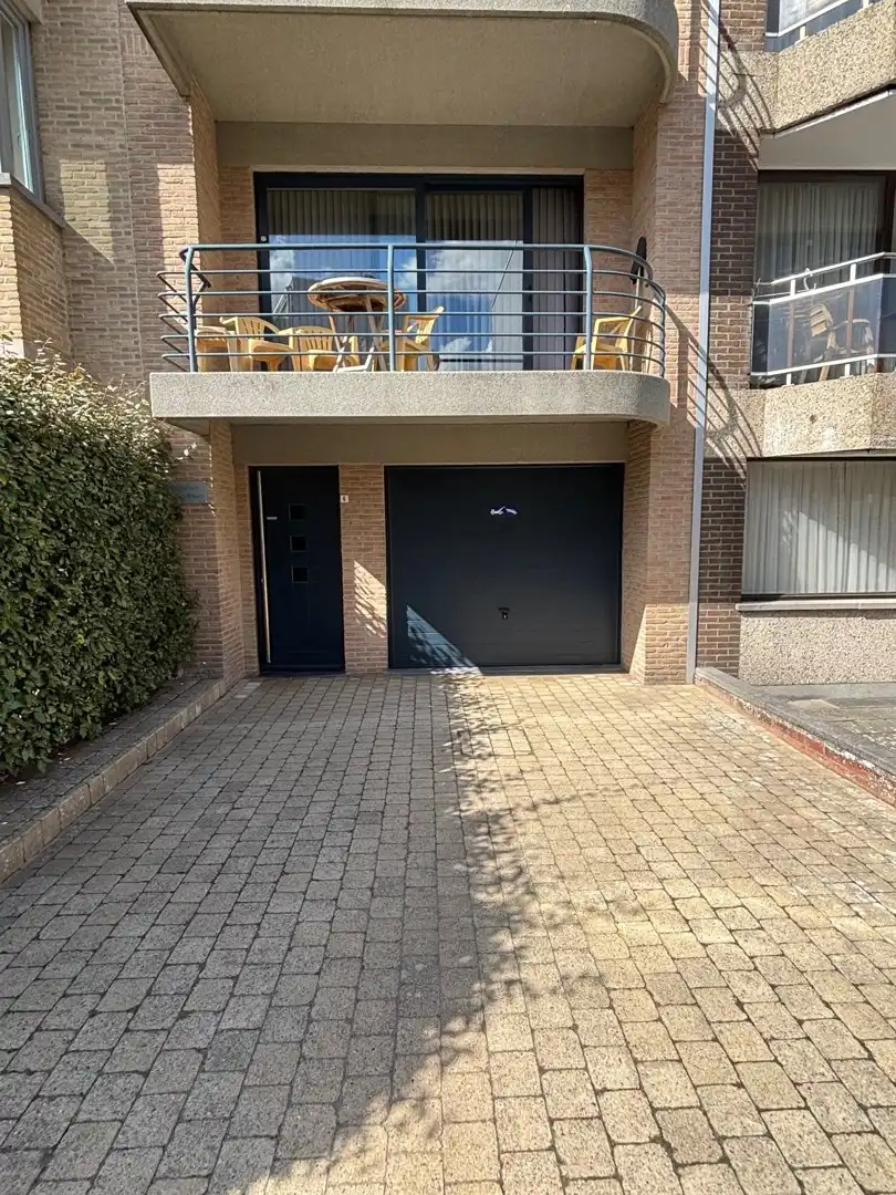 Gelijkvloerse garage in kleinschalig gebouw nabij het centrum van Koksijde foto 2