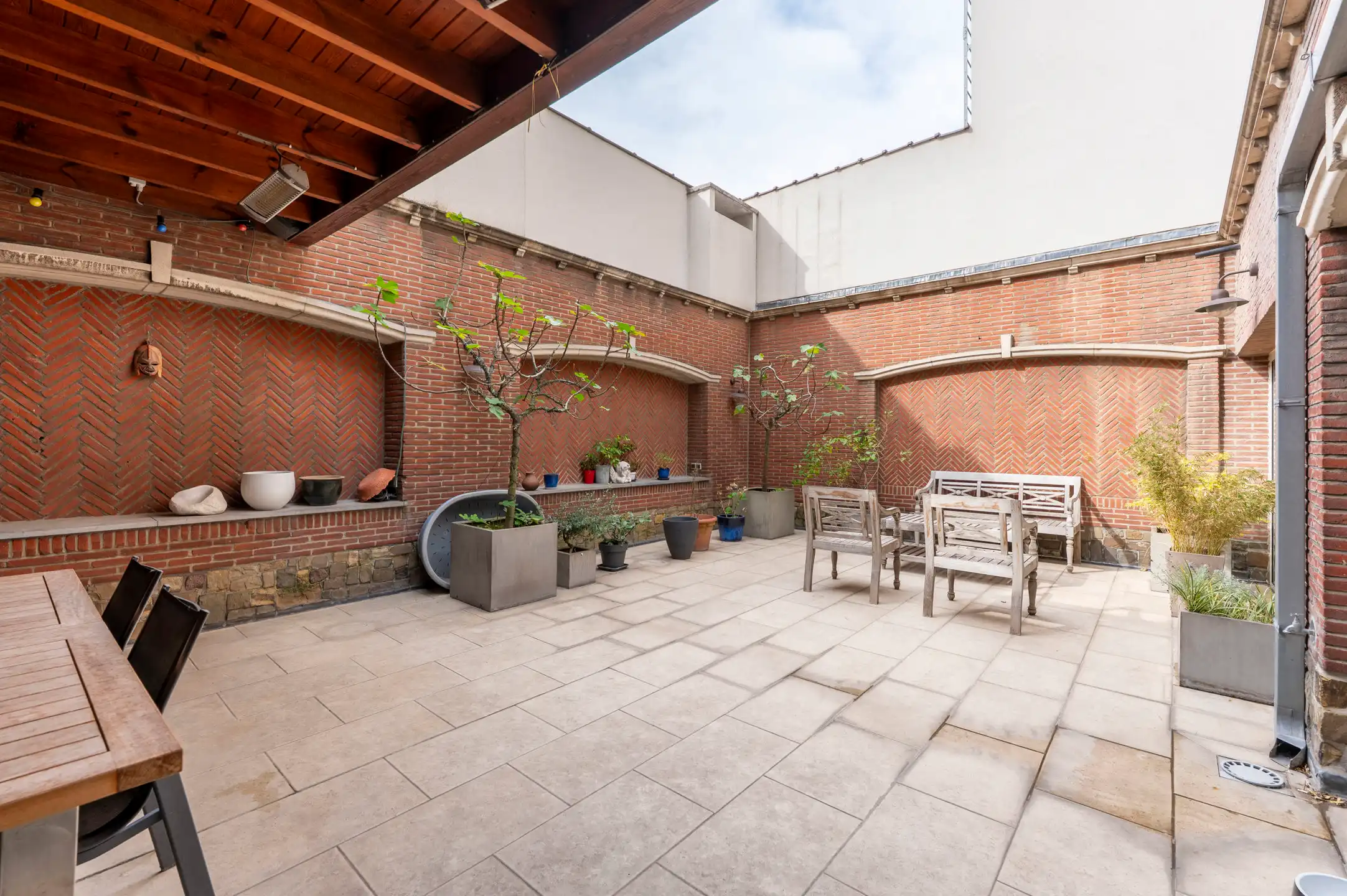 ANTWERPEN CENTRUM - Herenhuis met parking. foto 14