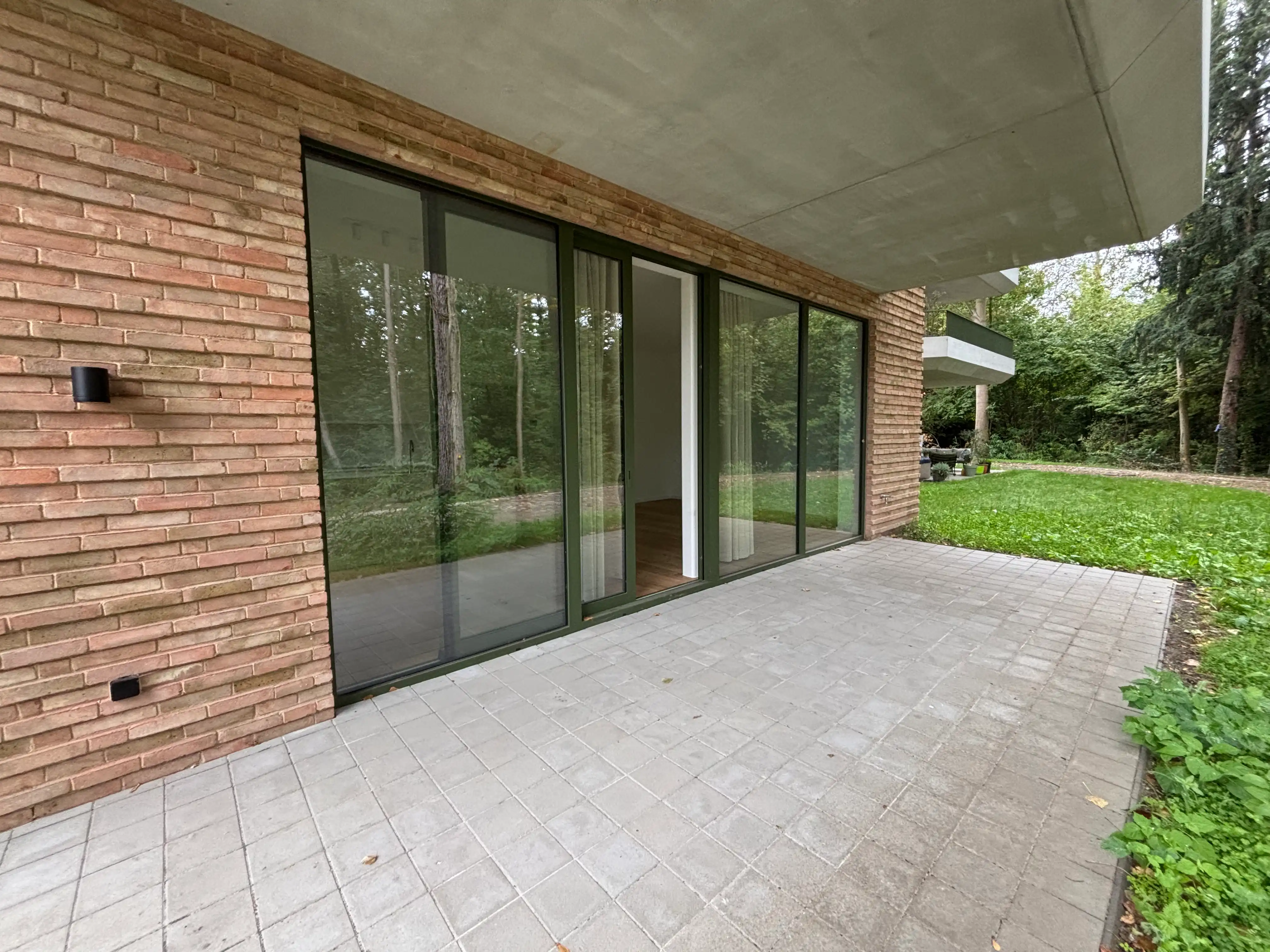 LUXUEUS NIEUWBOUWAPPARTEMENT MET TWEE SLAAPKAMERS EN RUIM TERRAS foto 5