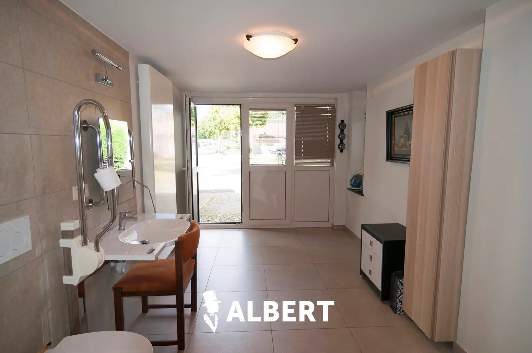 Leuke woning op toplocatie met mooie tuin en 4 slaapkamers! foto 11