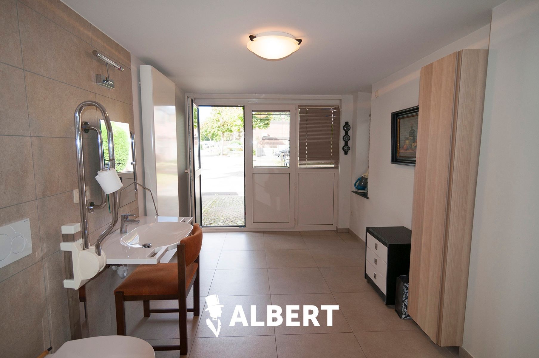 Leuke woning op toplocatie met mooie tuin en 4 slaapkamers! foto 11