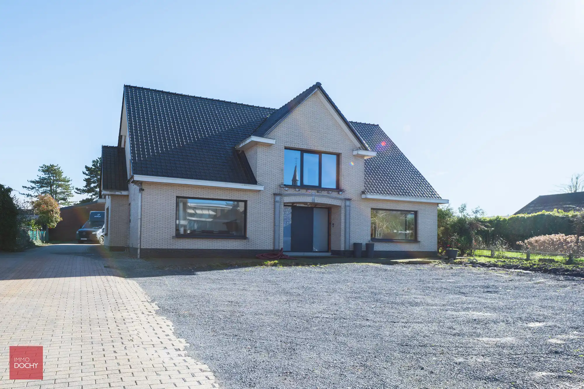 Commercieel gelegen vernieuwde villa met burelen, magazijn en woonst | Gauwelstraat foto 13