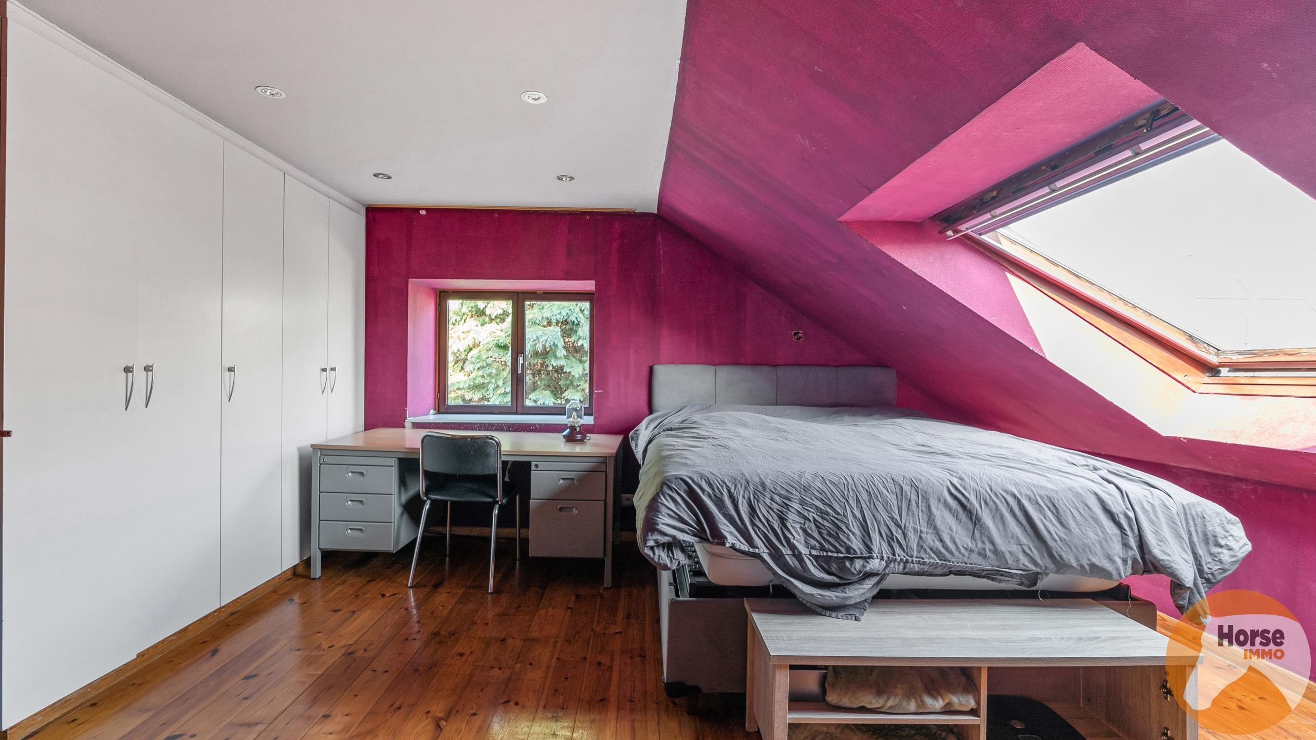 ZELZATE - Landhuis met bijgebouw, zwembad en paardenstallen foto 16