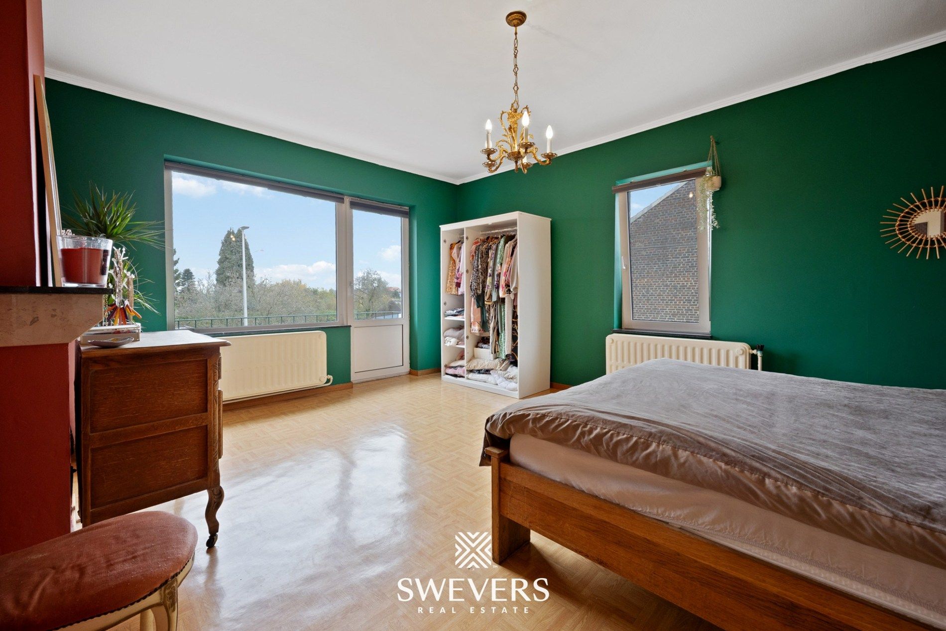 Open bebouwing met 3 slaapkamers en garage in rustige straat foto 16