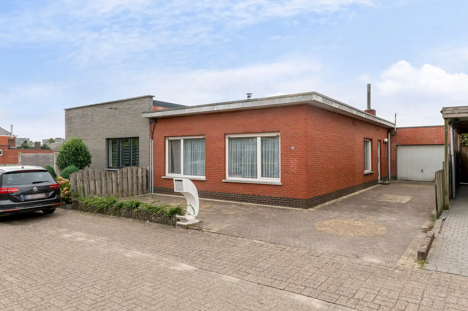 Hoofdfoto van de publicatie: gezinswoning, laagbouw, 3 slaapkamers, garage, tuin