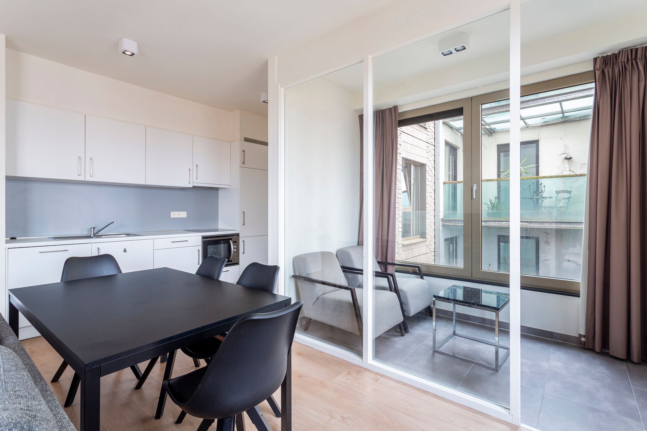 instapklaar 1-slpk-app. aan Operaplein - ideale investering foto 2