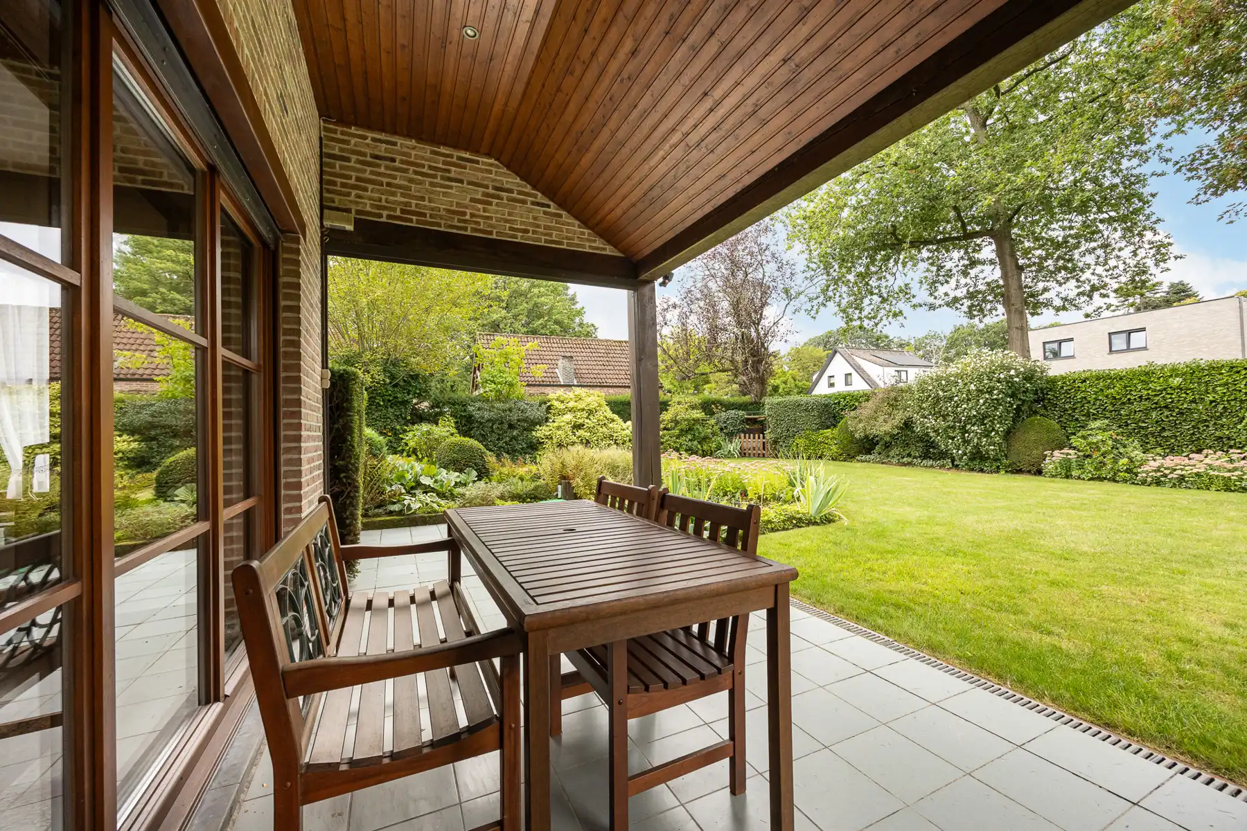 Degelijke villa op ca. 810 m²  vlakbij het centrum. foto 3