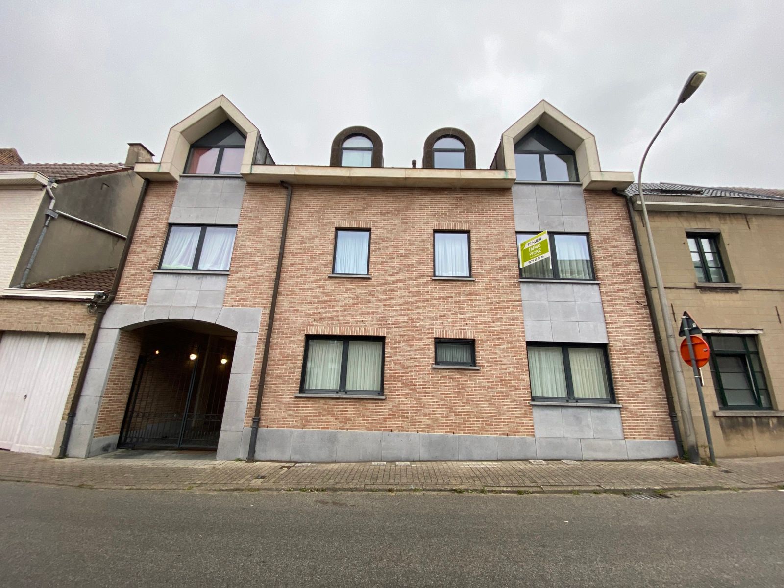 Duplex appartement met 3 slaapkamers en open autostaanplaats foto {{pictureIndex}}