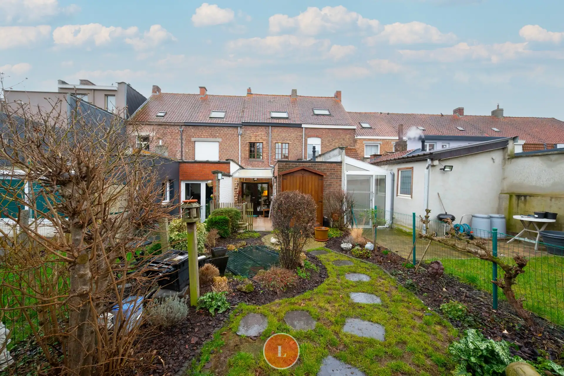 Instapklare gezinswoning met 4 slaapkamers en tuin. foto 17