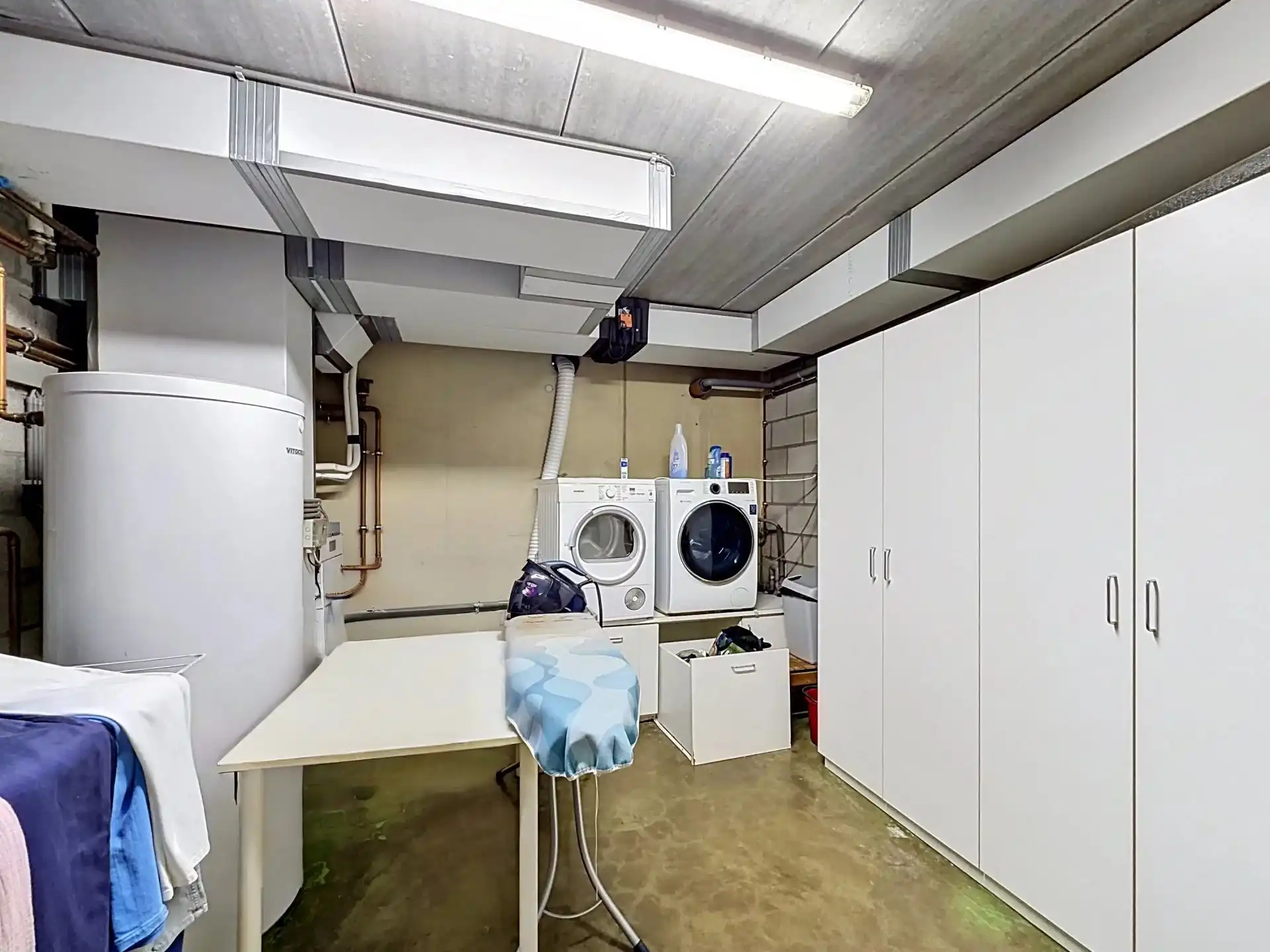Moderne woning met 3 slaapkamers en praktijk of kantoorruimte op mooi perceel foto 32