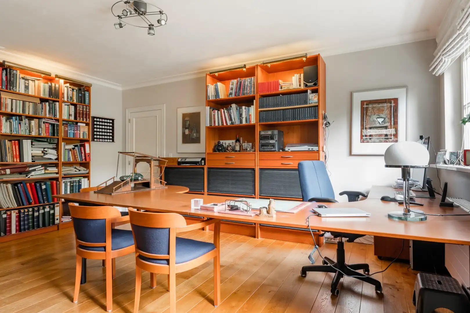 Charmante & sfeervolle, instapklare, energiecorrecte (EPC B) villa-landhuis met 5 slaapkamers, 3 badkamers, bureau én dubbele garage. foto 32