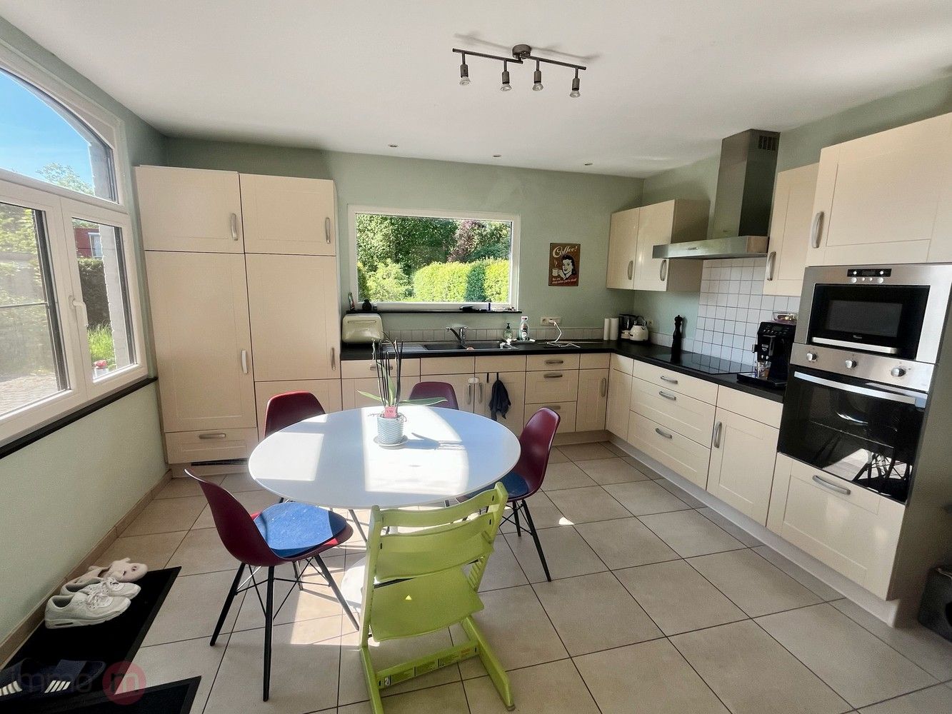 Gerenoveerde woning met 3 slaapkamers, tuin en garage. foto 10