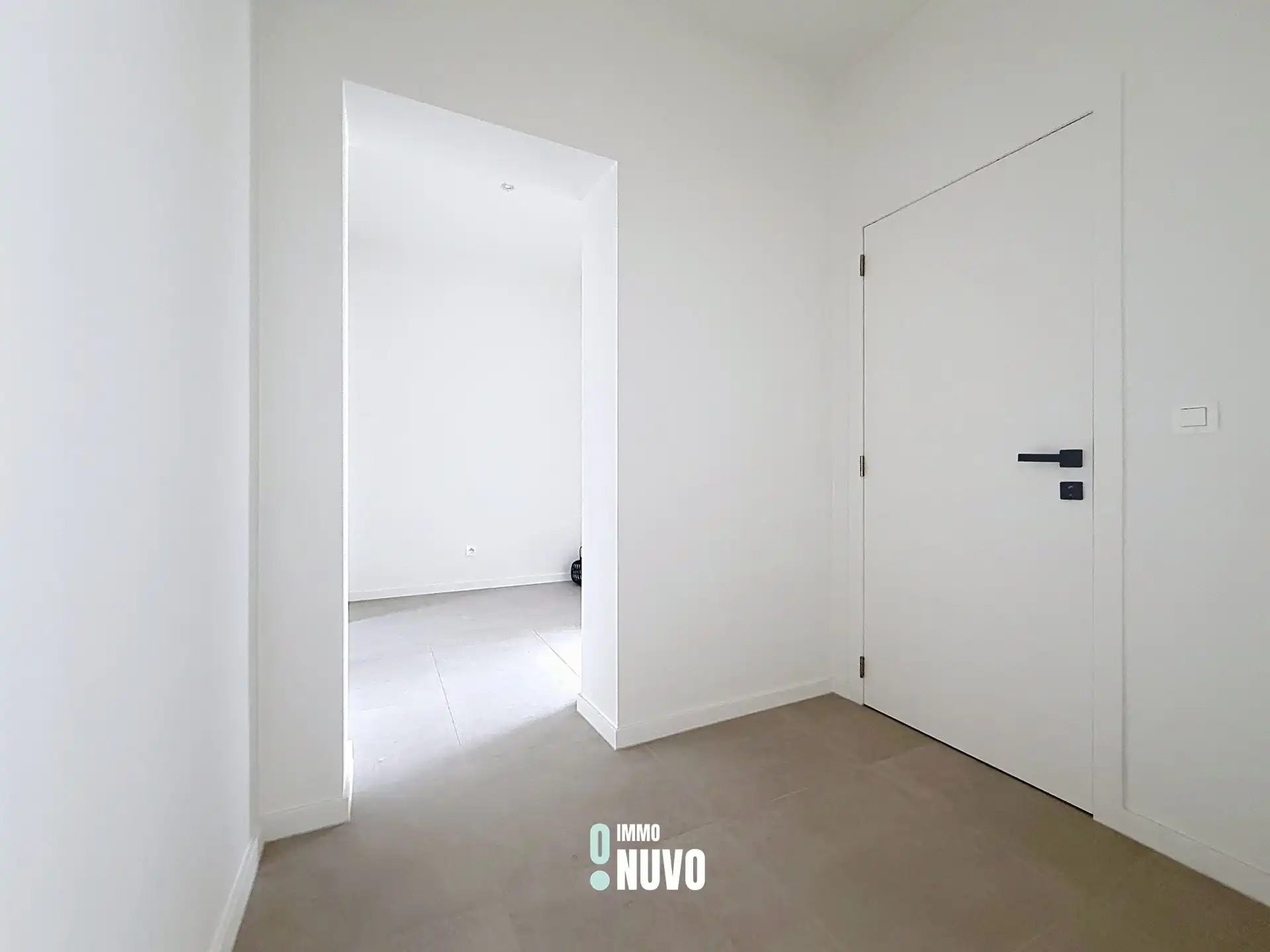 Woning met loods foto 7