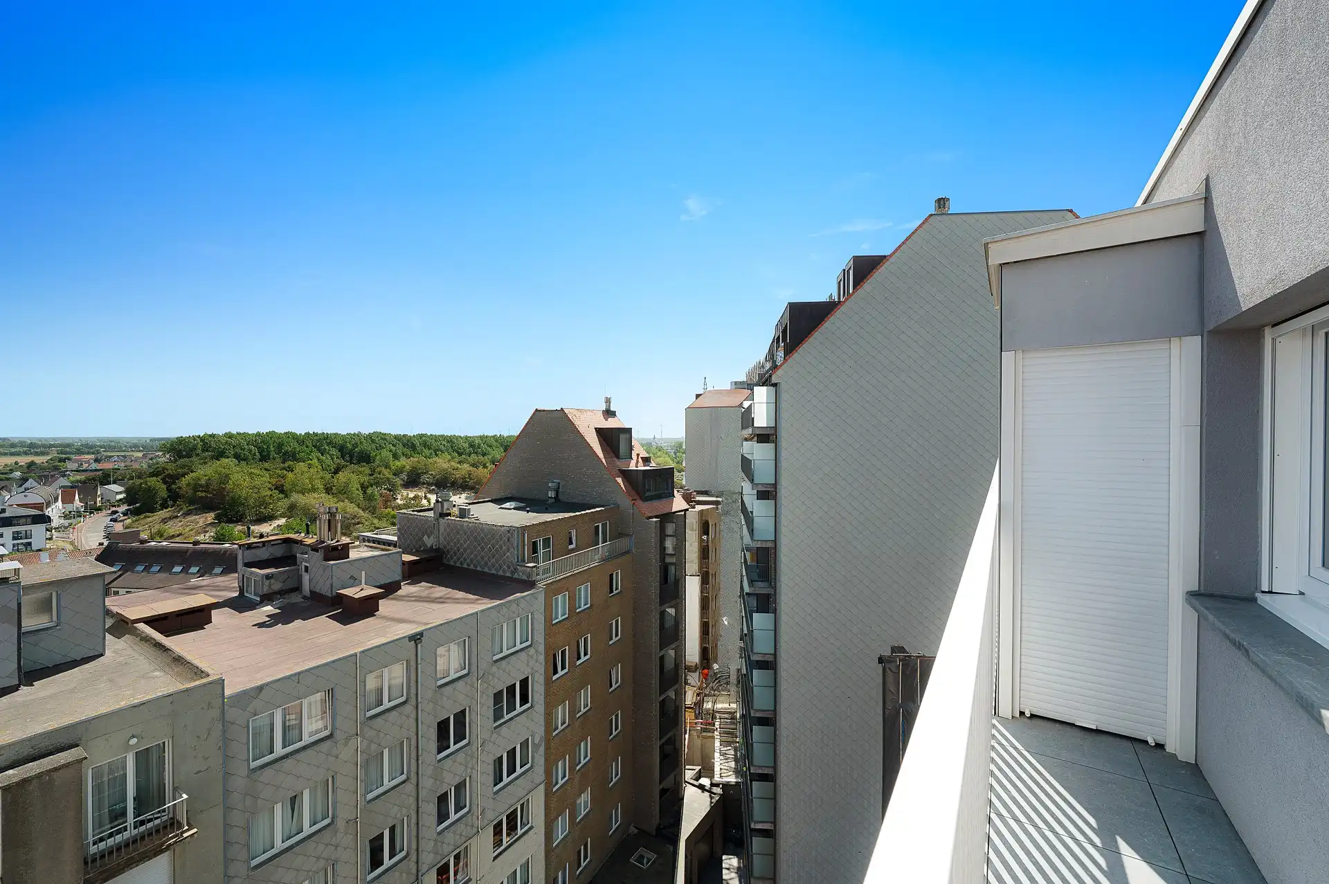 Prachtig gerenoveerd penthouse met panoramische zichten en zonnige ruime terrassen gelegen op de Zeedijk te Duinbergen foto 20
