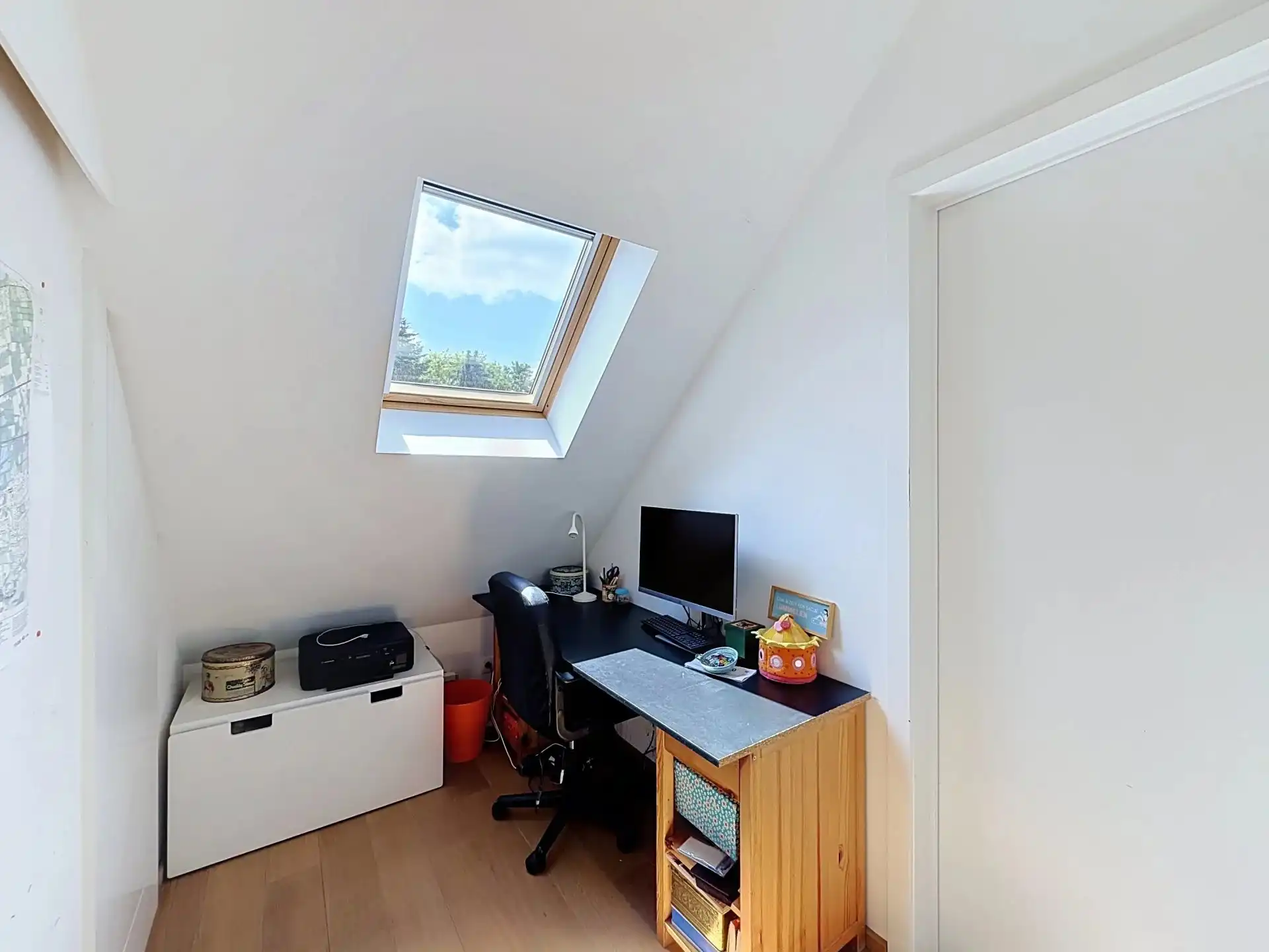 Verrassend ruime instapklare woning met 3 slaapkamers op een mooi perceel. foto 27
