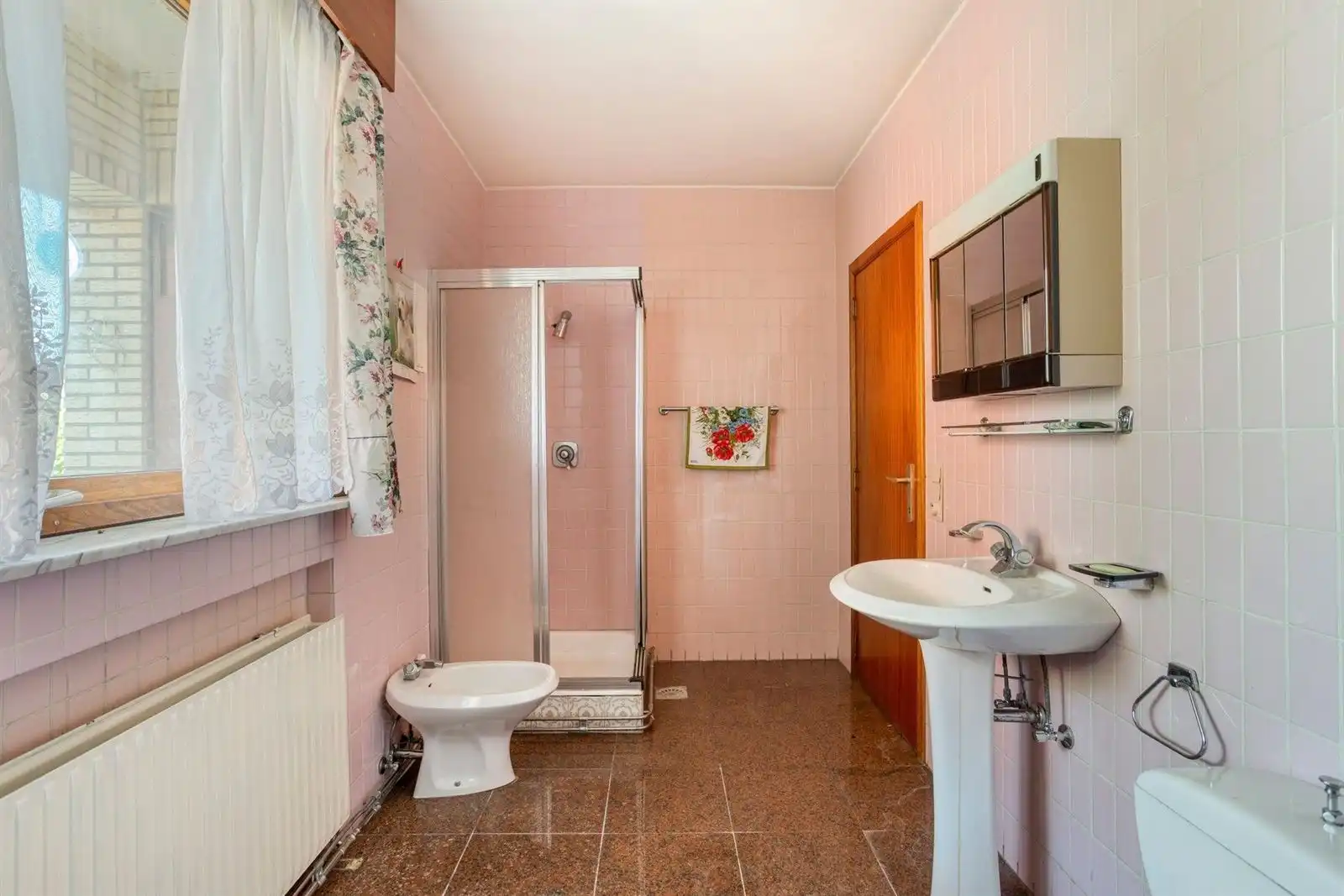 Te renoveren gezinswoning  (371 m²) met 5 slaapkamers op een perceel van 10a66ca te Huizingen foto 13