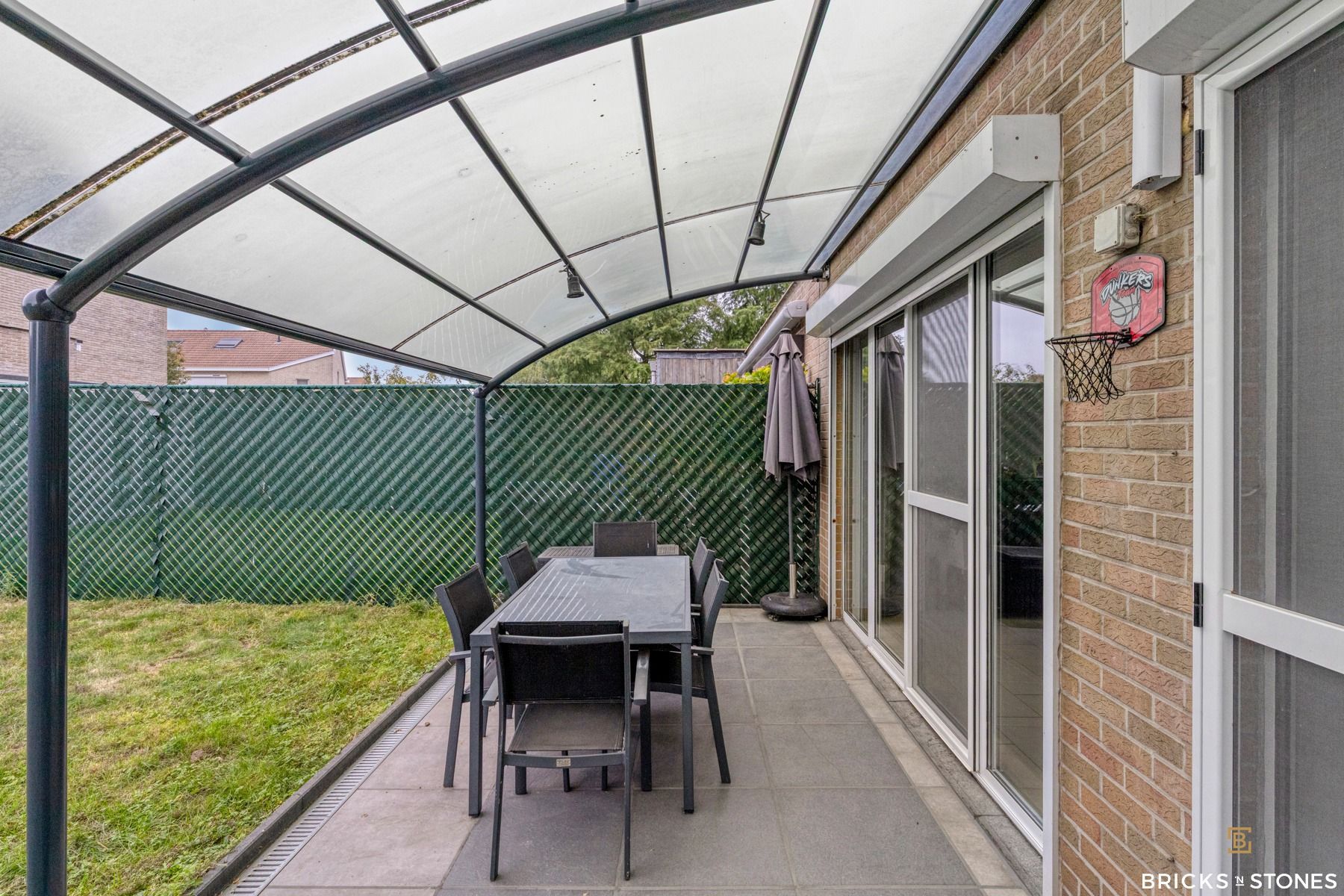 Instapklare woning met 4 slaapkamers, garage en tuin foto 10