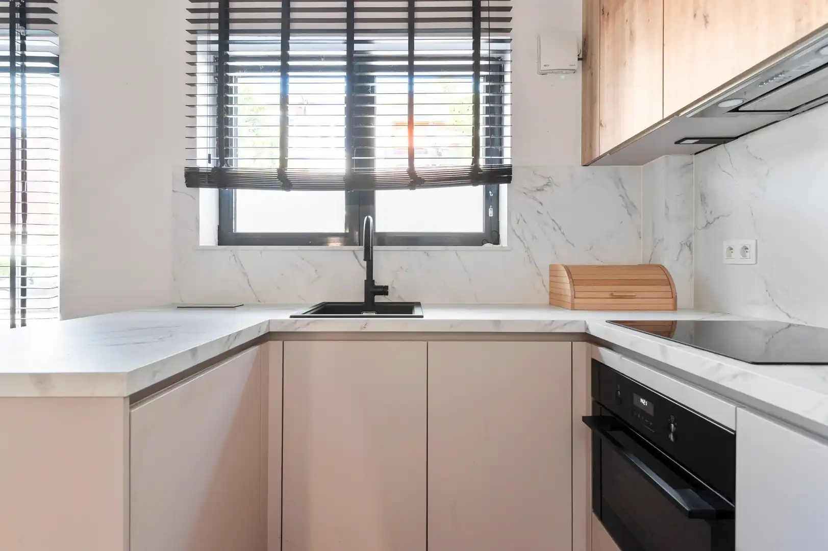 Lichtrijk GLV-appartement met zonnige tuin foto 6