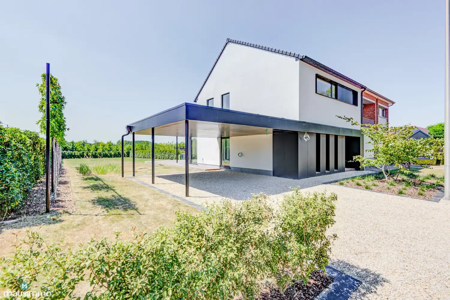 ENERGETISCH GERENOVEERDE GEZINSWONING MET 3 SLAAPKAMERS EN RUIME TUIN TE VLIERMAALROOT foto {{pictureIndex}}