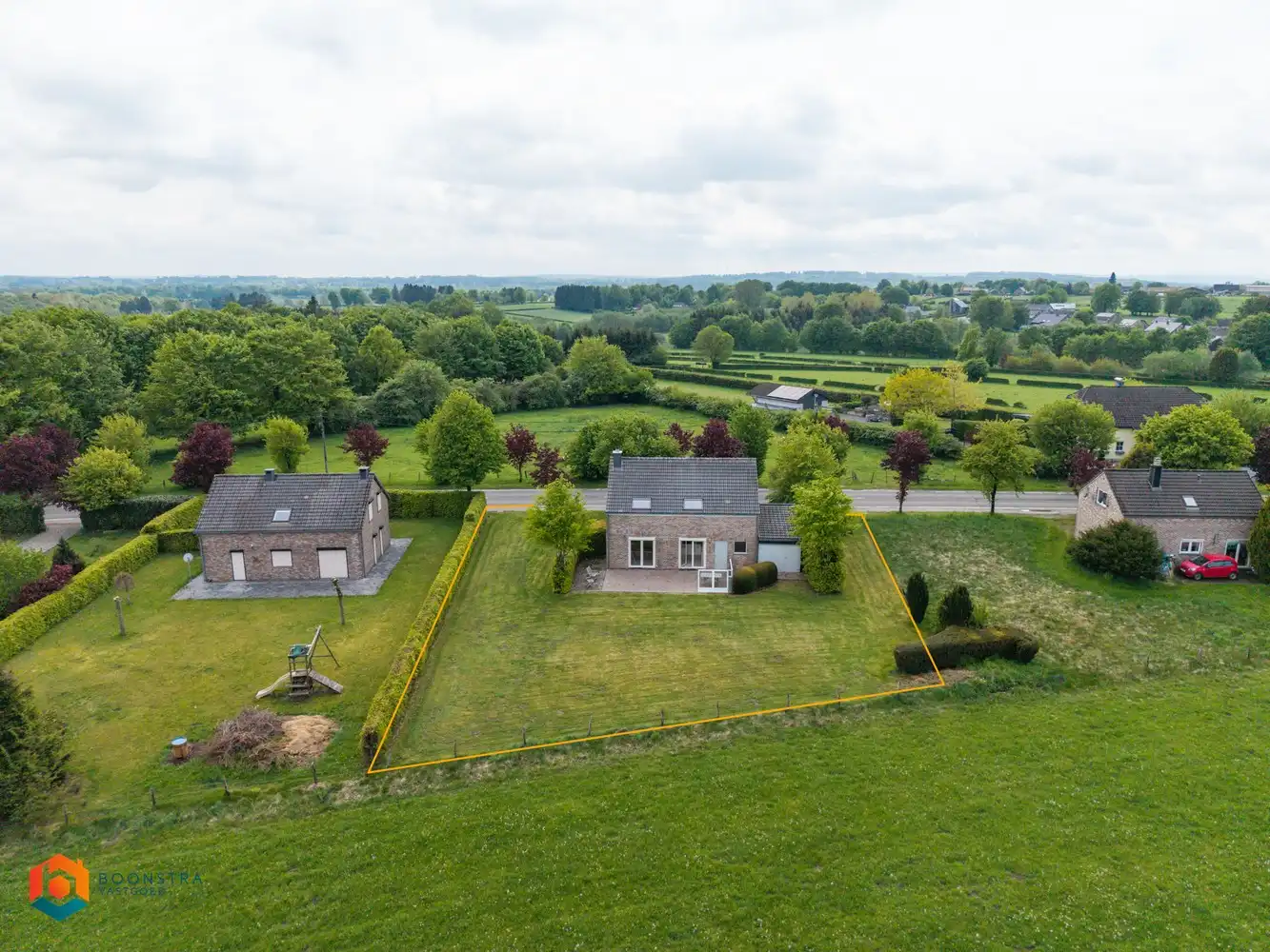 Instapklare woning met 4 slpkrs op perceel van 1122m² in regio Waimes foto 3