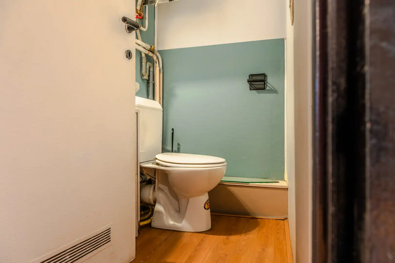 Handelsgelijkvloers ca.100 m² te koop in centrum Burcht — start hier jouw zaak! foto 14