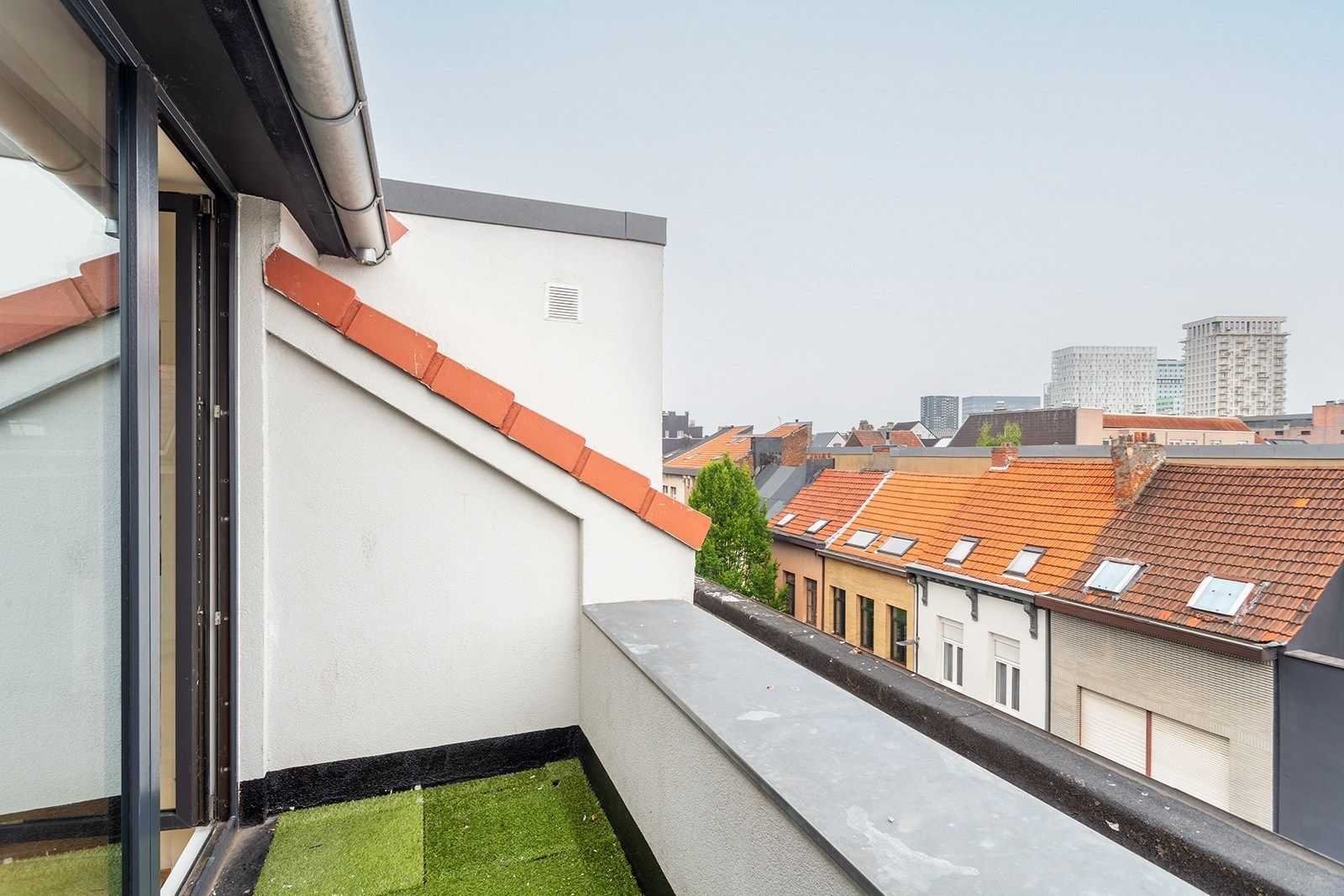 Instapklaar dakappartement op een zuchtje van Park Spoor Noord foto 4