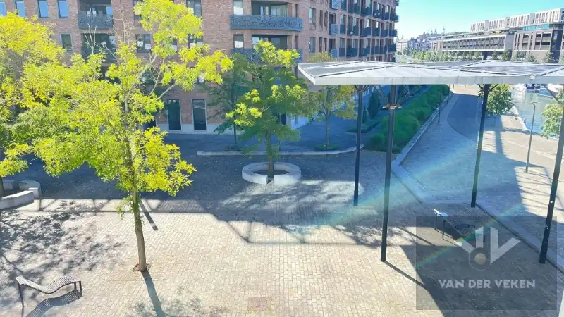 2 slaapkamer appartement met zicht op het scheepvaartplein en naar het water! foto 11