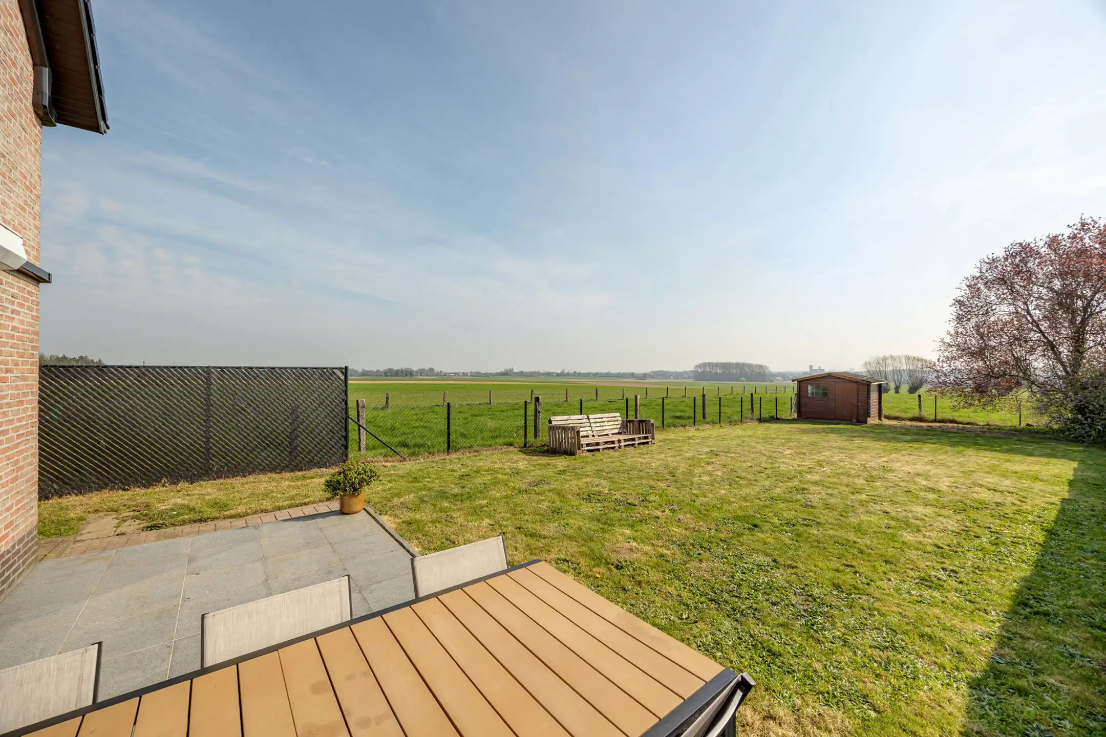 Instapklare halfopen bebouwing met zicht op velden foto 19