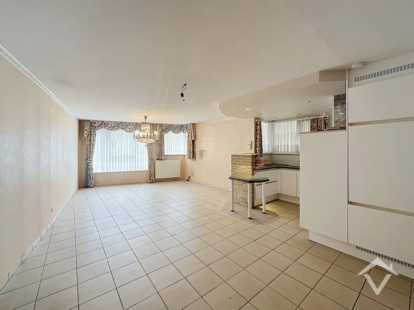 Ruim gelijkvloers appartement met garage op wandelafstand van het centrum van Torhout foto 2