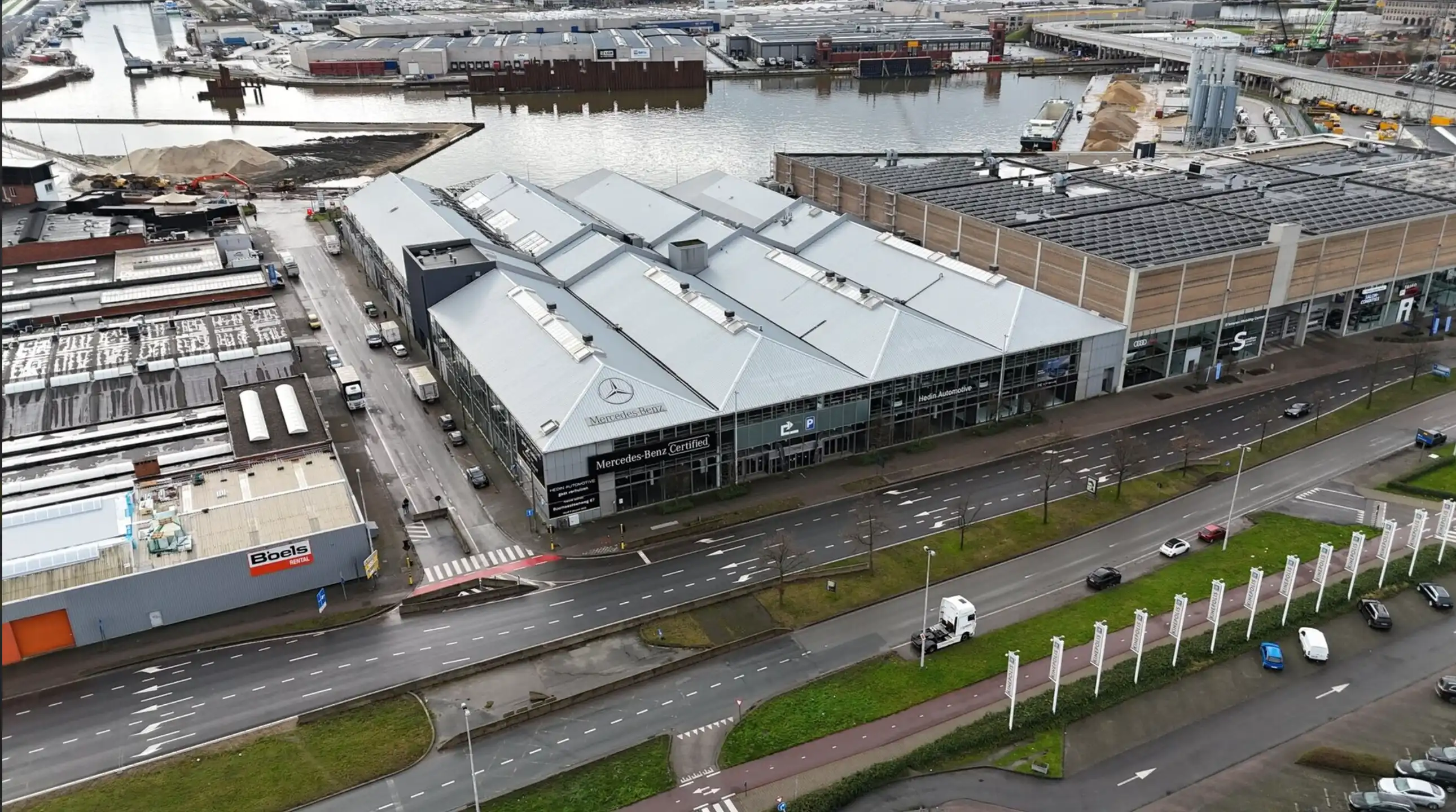 Bedrijfsvastgoed te huur foto {{pictureIndex}}