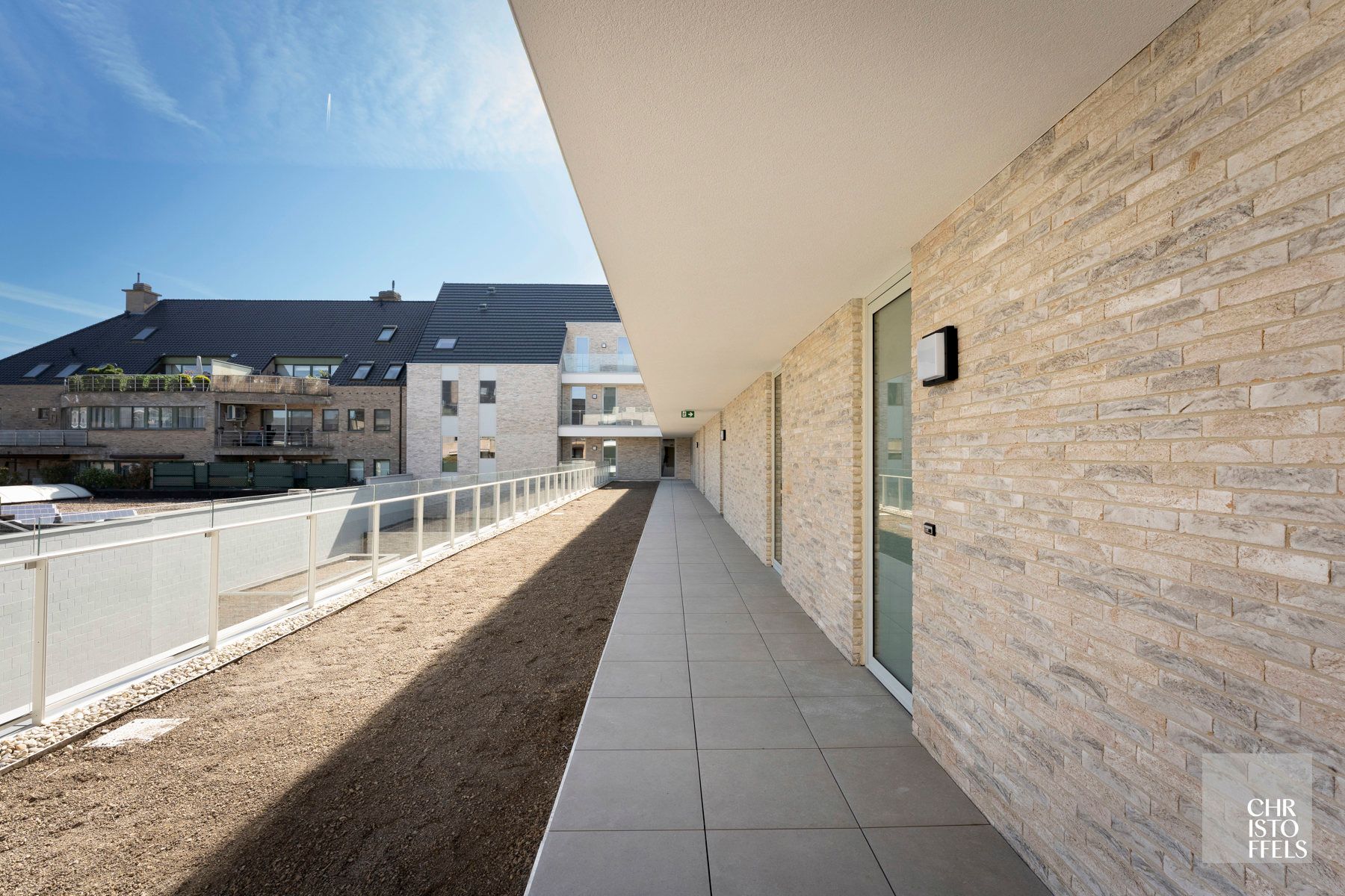 TE HUUR - Nieuwbouw 2-slaapkamerappartement in hartje Lanaken! foto 12
