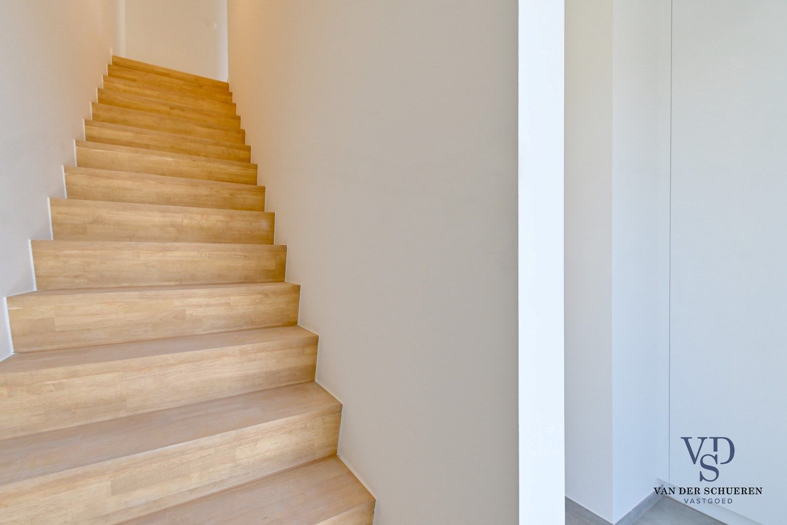 IN OPTIE ! Half Open Bebouwing met afzonderlijke garage  foto 17