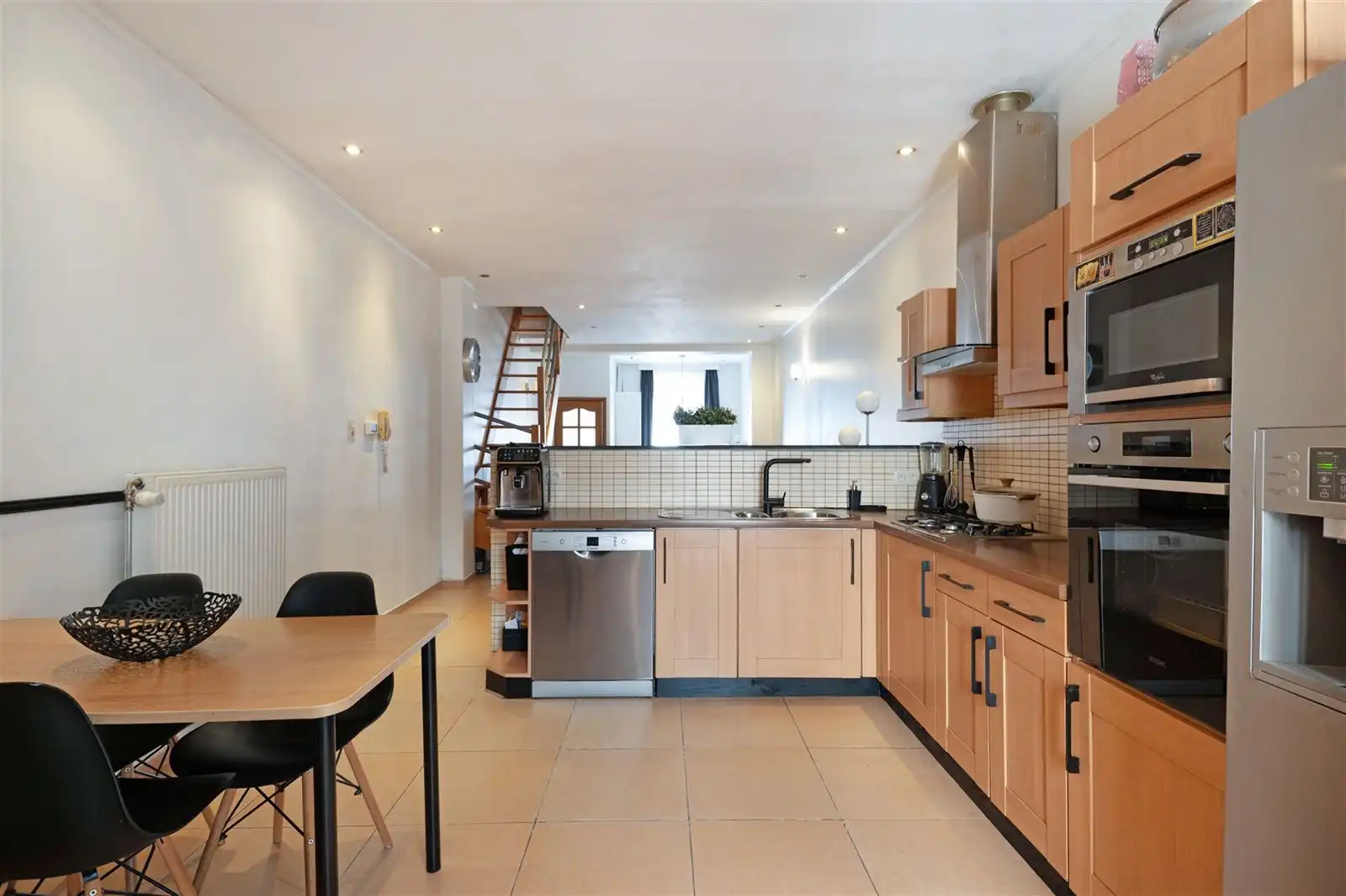 Woning met 4 slaapkamers en buitenruimte in Gent centrum. foto 3