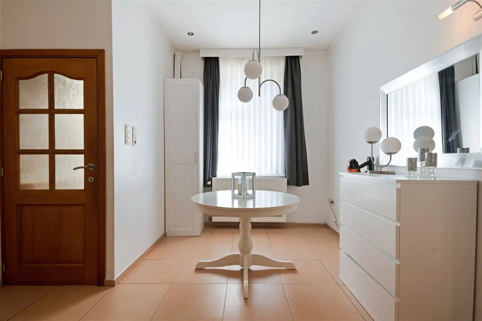 Woning met 4 slaapkamers en buitenruimte in Gent centrum. foto 3