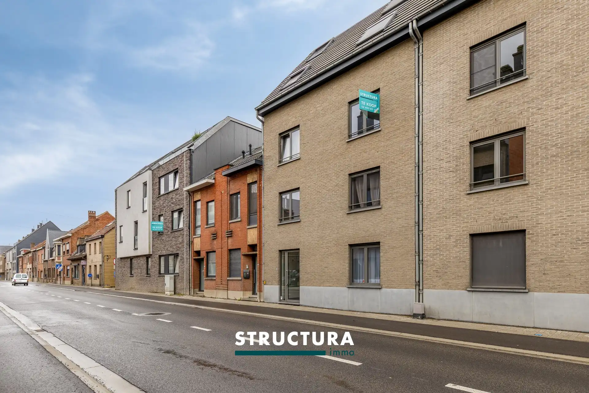 Lichtrijk duplexappartement met terras en 2 kamers foto {{pictureIndex}}