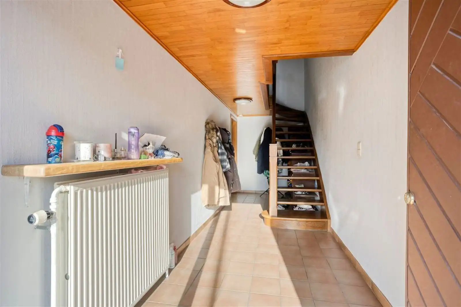 Ruime 3-gevel woning (274m²) met 3 slaapkamers, grote garage en mooie tuin foto 22
