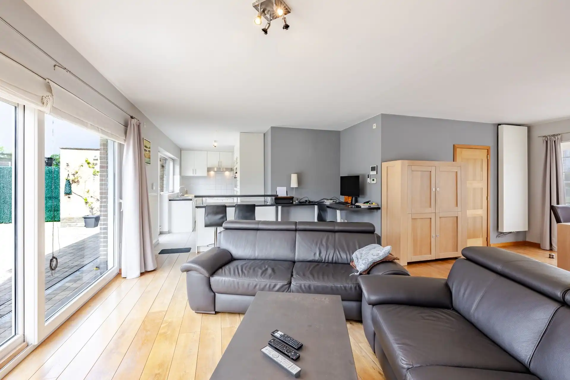 Instapklare halfopen bebouwing met 3 slaapkamers, zonnepanelen en zonnige tuin te Aalst foto 5