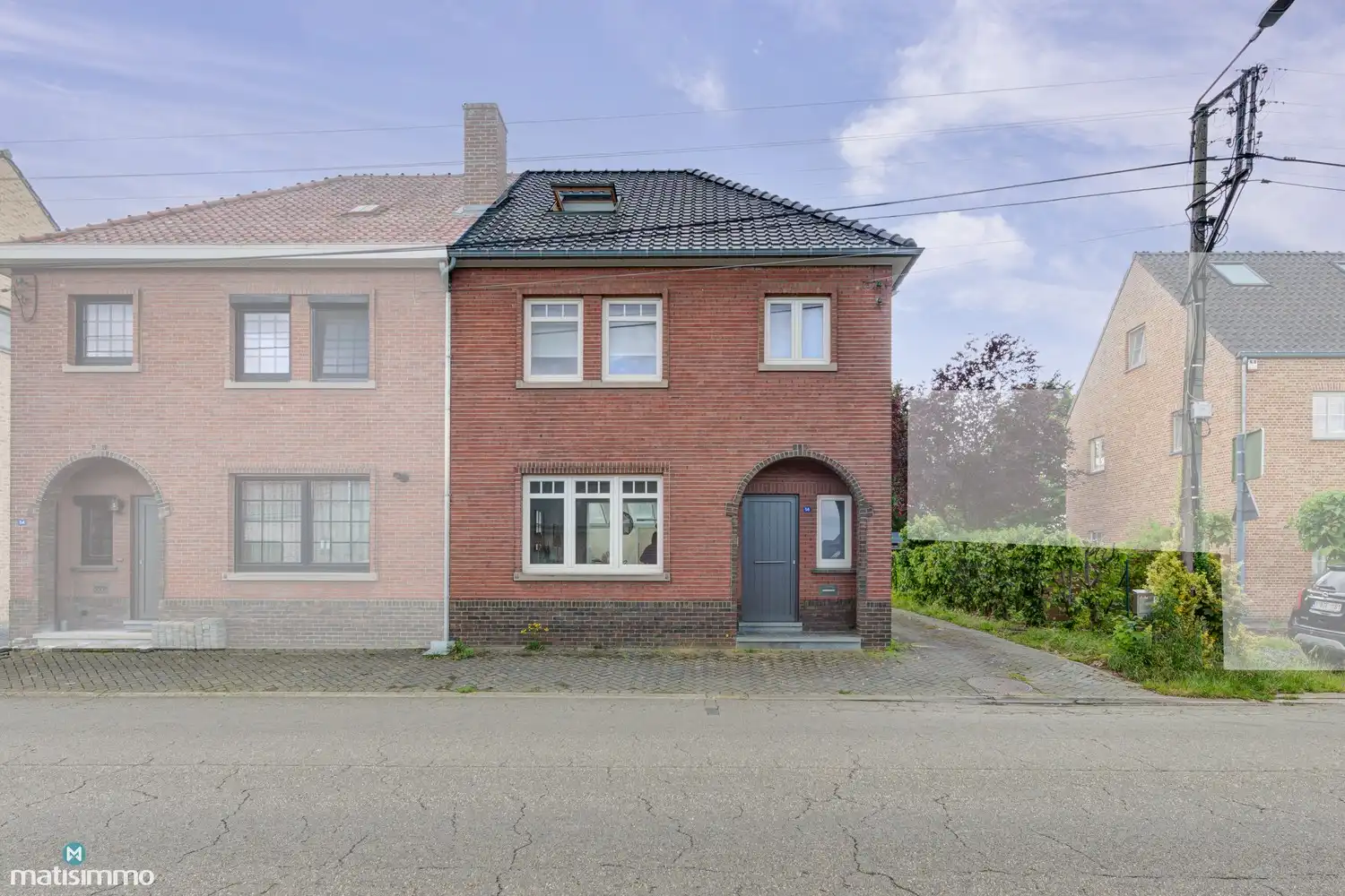 INSTAPKLARE GEZINSWONING MET TWEE SLAAPKAMERS NABIJ HET CENTRUM VAN BILZEN foto {{pictureIndex}}