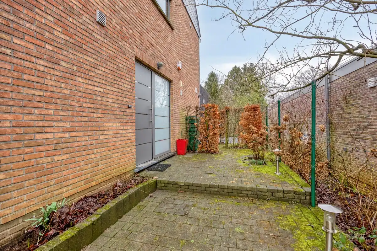 Ruime gerenoveerde villa met 5 slaapkamers en 2 badkamers, tuin en garage in Kessel-Lo, EPC-waarde 285 kWh/m²  foto 2