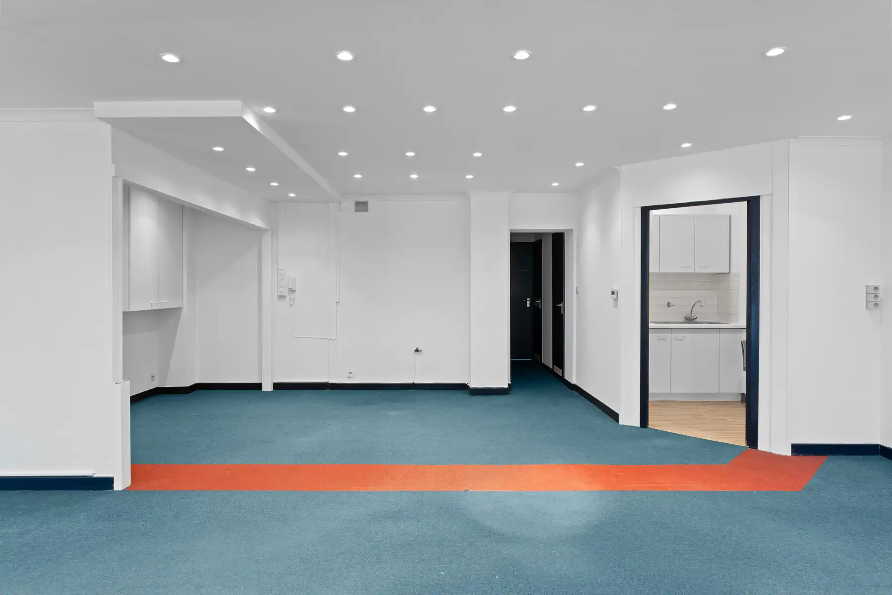 Praktische kantoorruimte op toplocatie in centrum Wetteren! foto 3