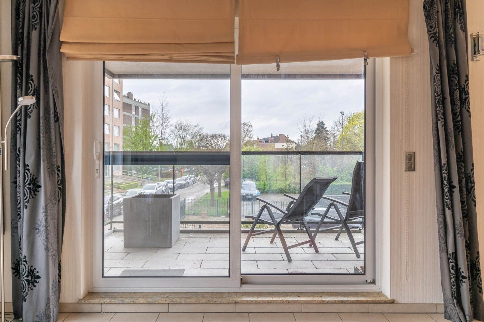 Ruim en zeer verzorgd appartement met 2 slaapkamers, terras en garage op vlakbij de kleine ring van Hasselt foto 16