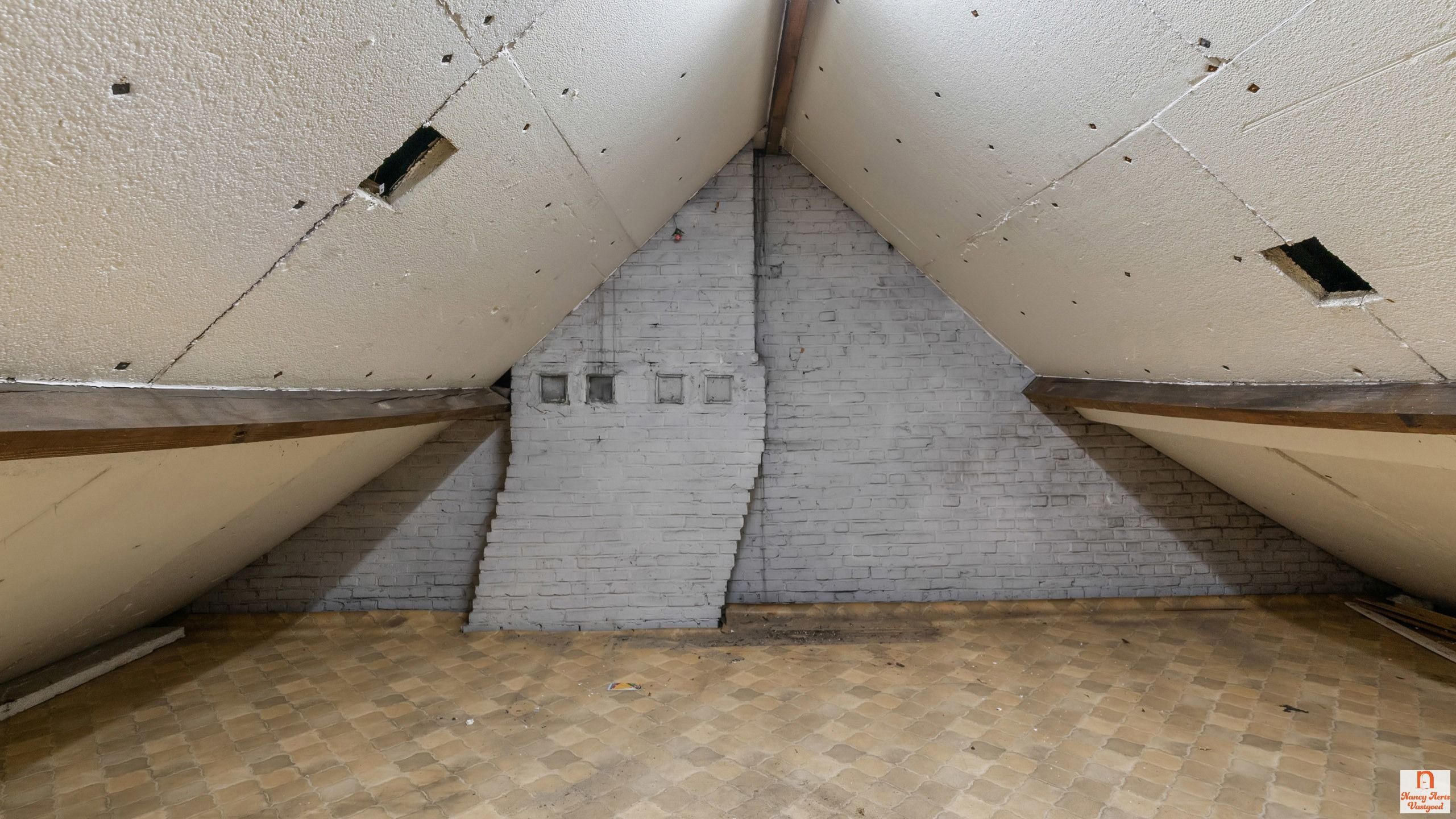 Instapklare woning met uitzonderlijk grote tuin met vijver foto 46