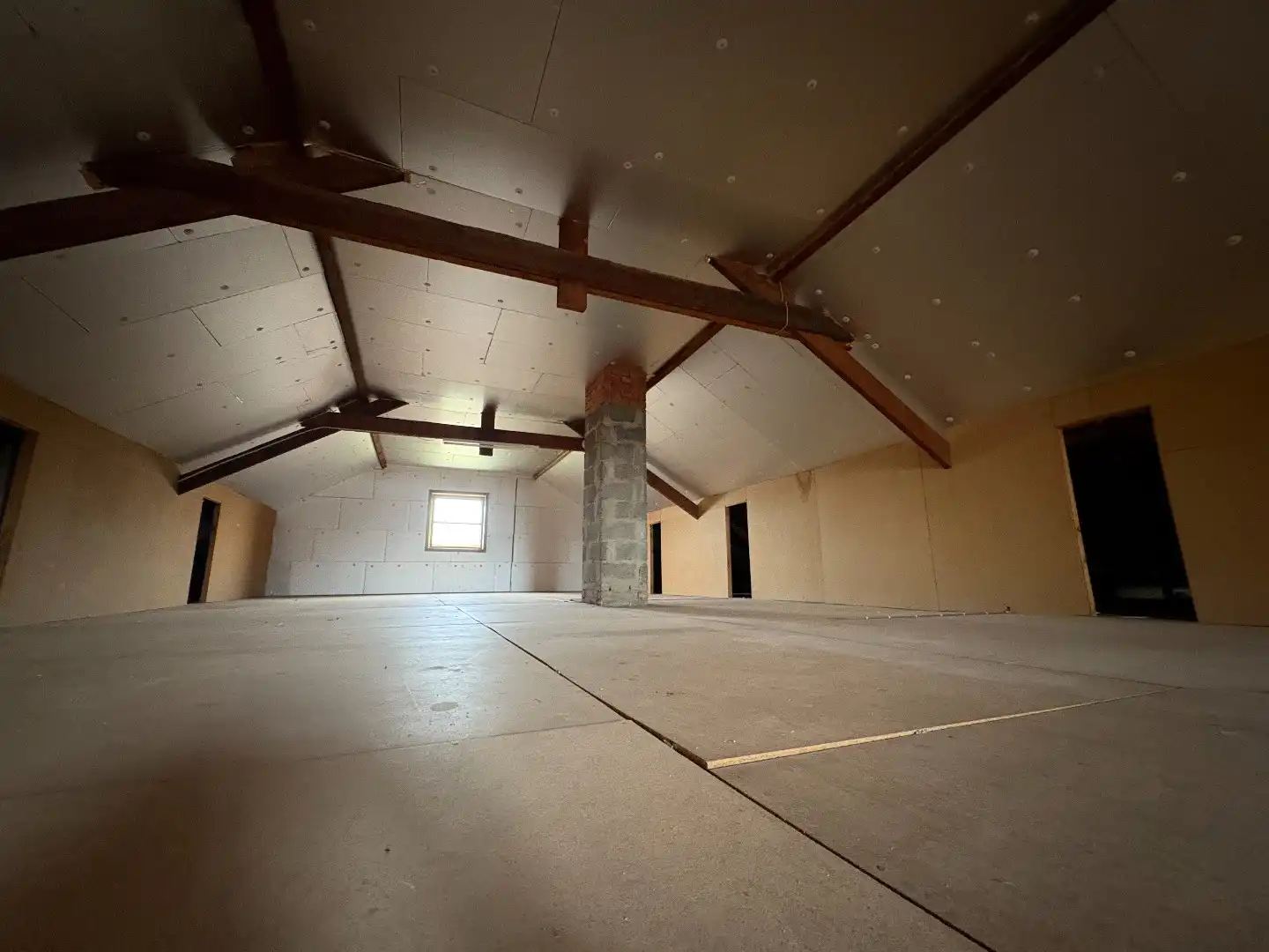 Ruime en goed onderhouden bungalow met zonnige tuin– Elverdinge dorpskern. Opp: 884m². foto 16