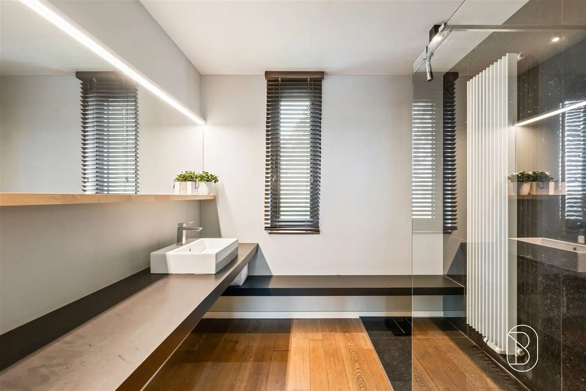 Ruime moderne villa met 6 slpk & prachtige tuin op 2200M2 foto 19