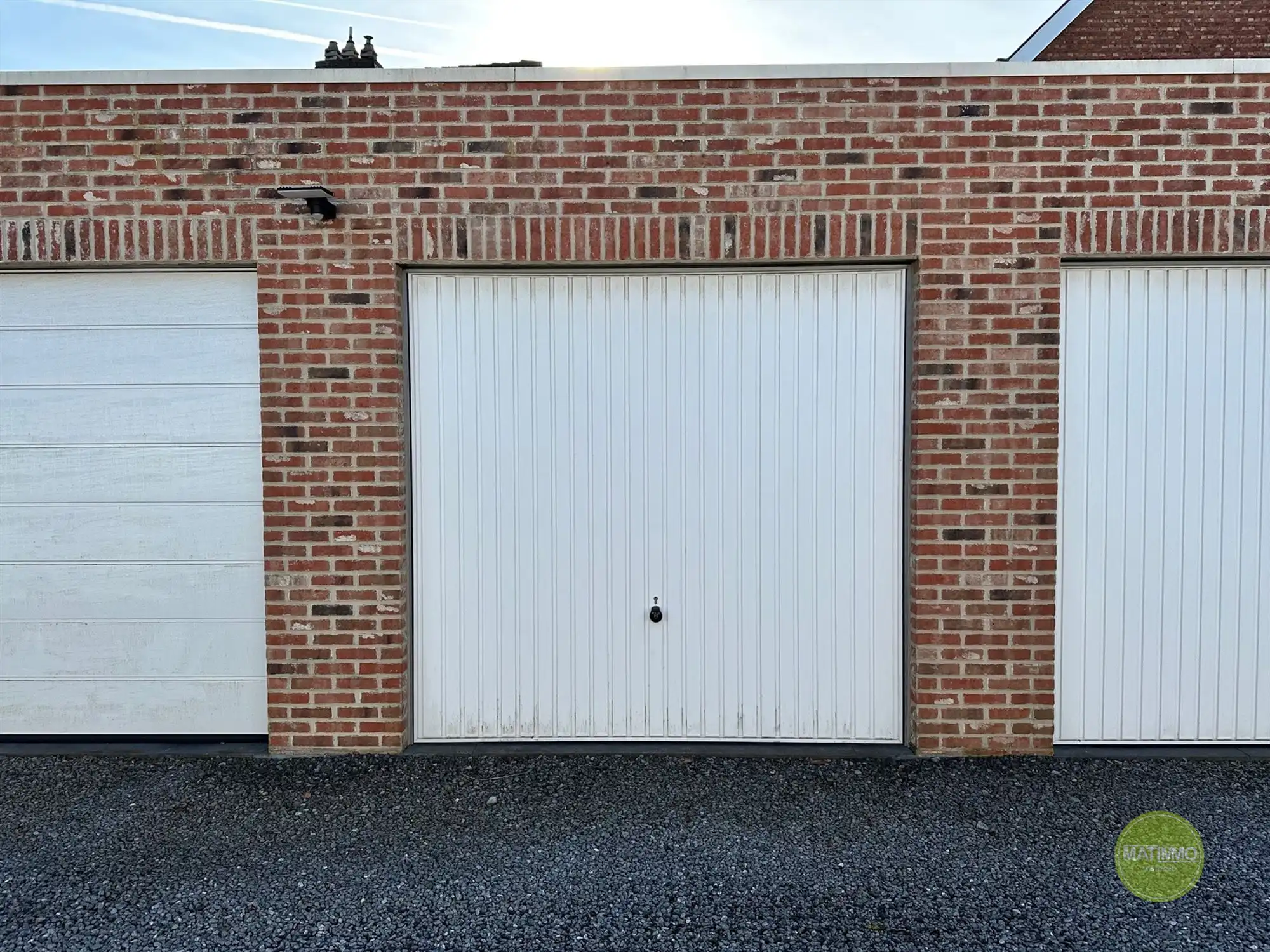 Gesloten garagebox te huur in Mol foto 7