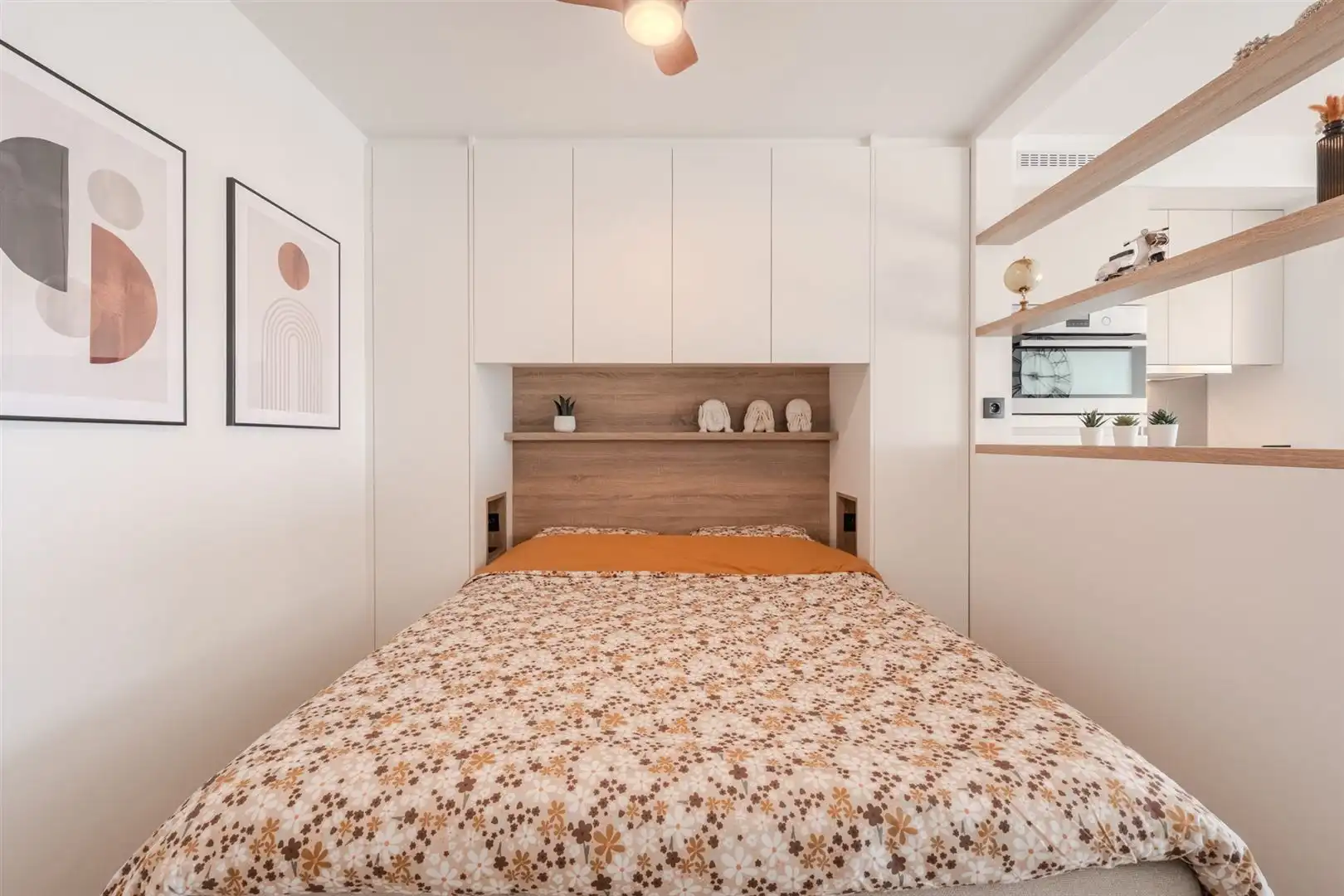 Moderne studio met frontaal zeezicht foto 11