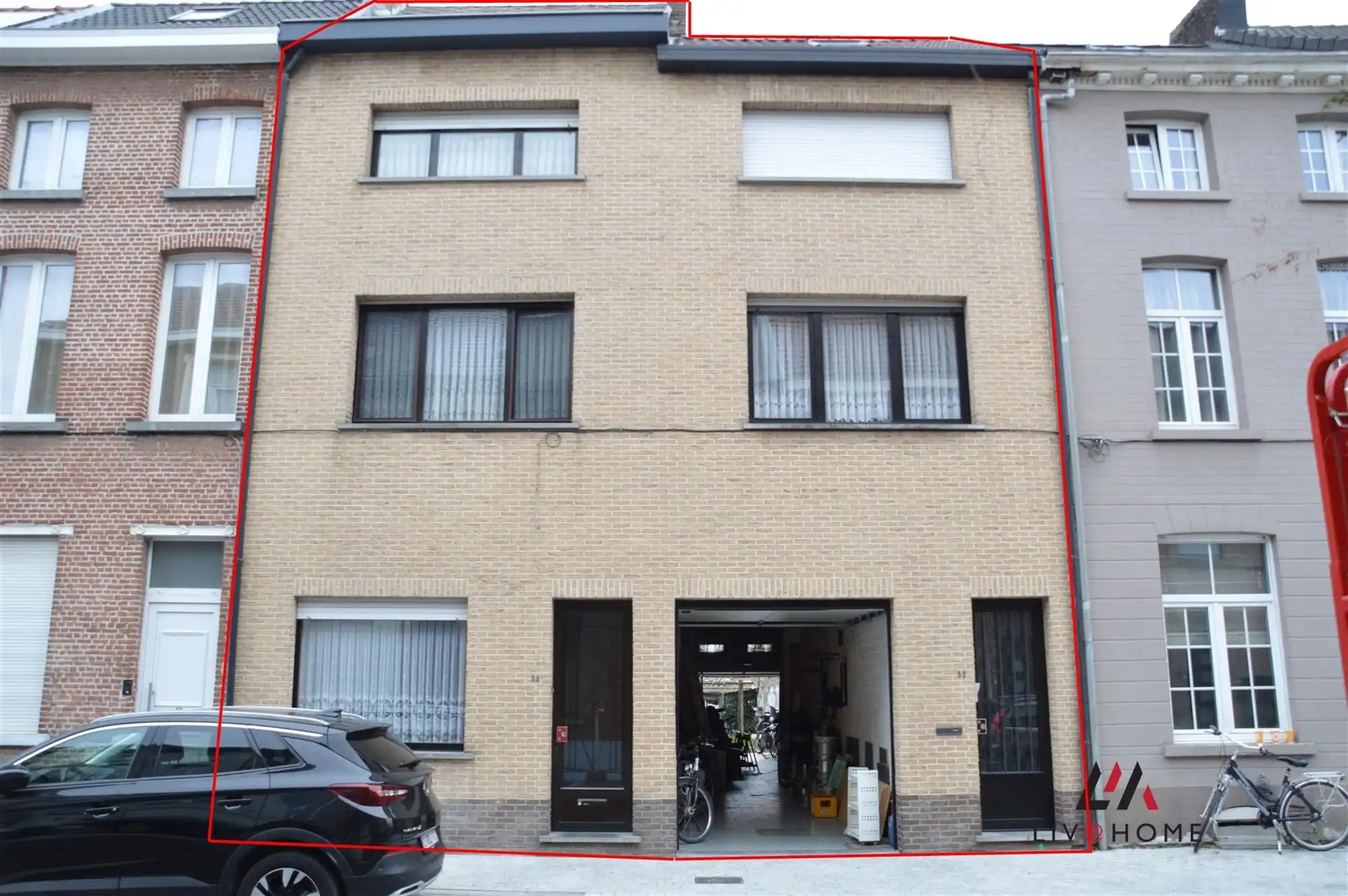 2 aangrenzende rijwoningen met gemeenschappelijke tuin foto 2