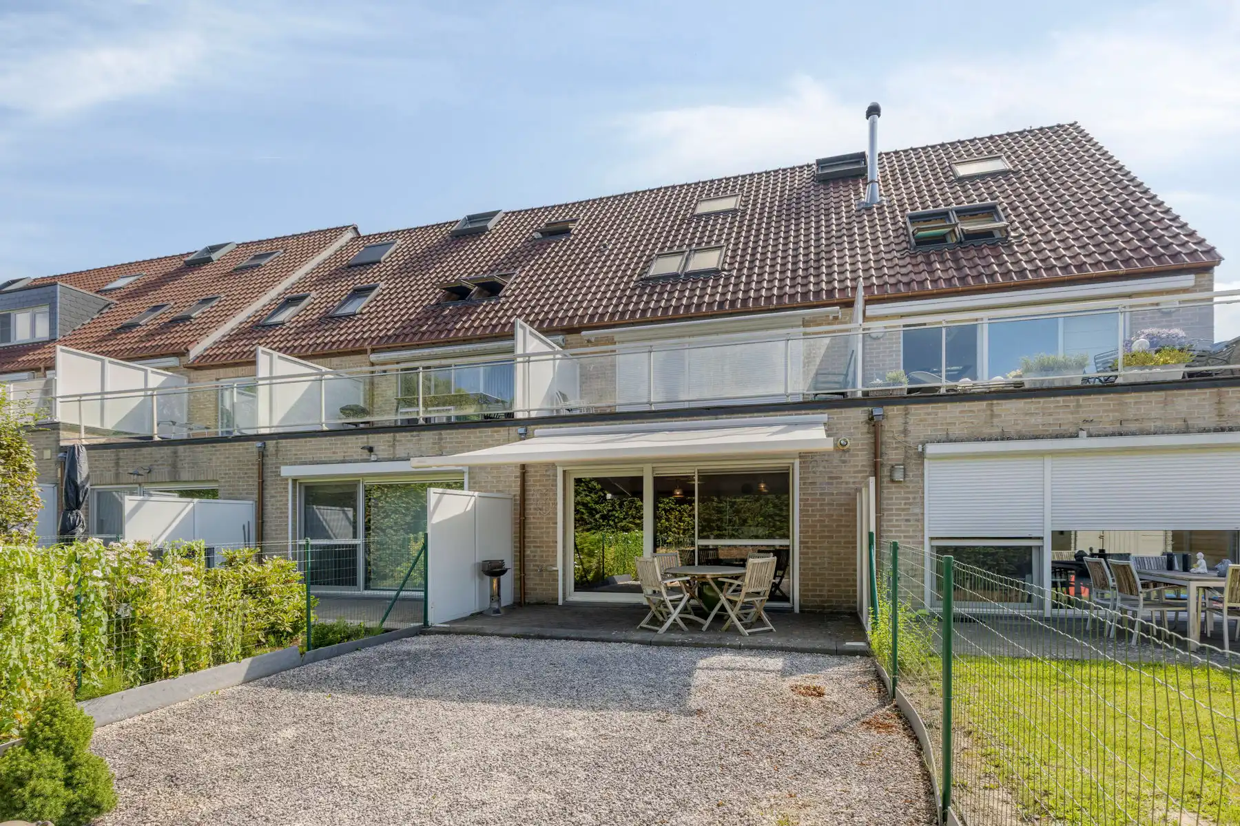 Gelijkvloers app met tuin en garagebox! foto 18