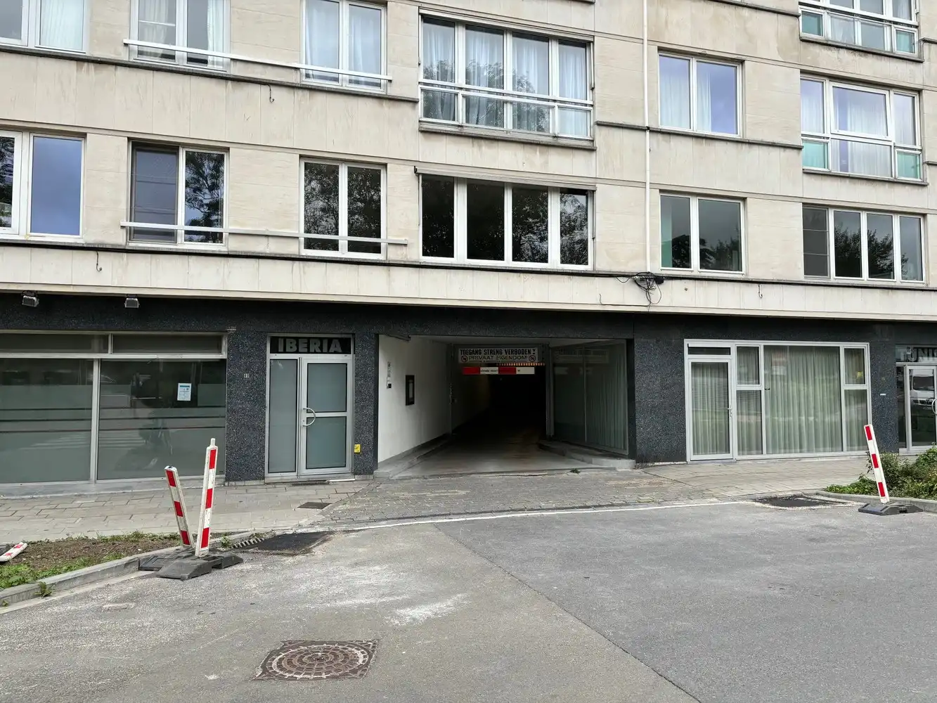 RUIME AUTOSTAANPLAATS foto 3