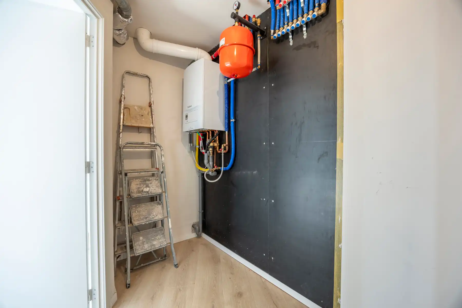 Kloeke en heel ruime instapklare woning! foto 29